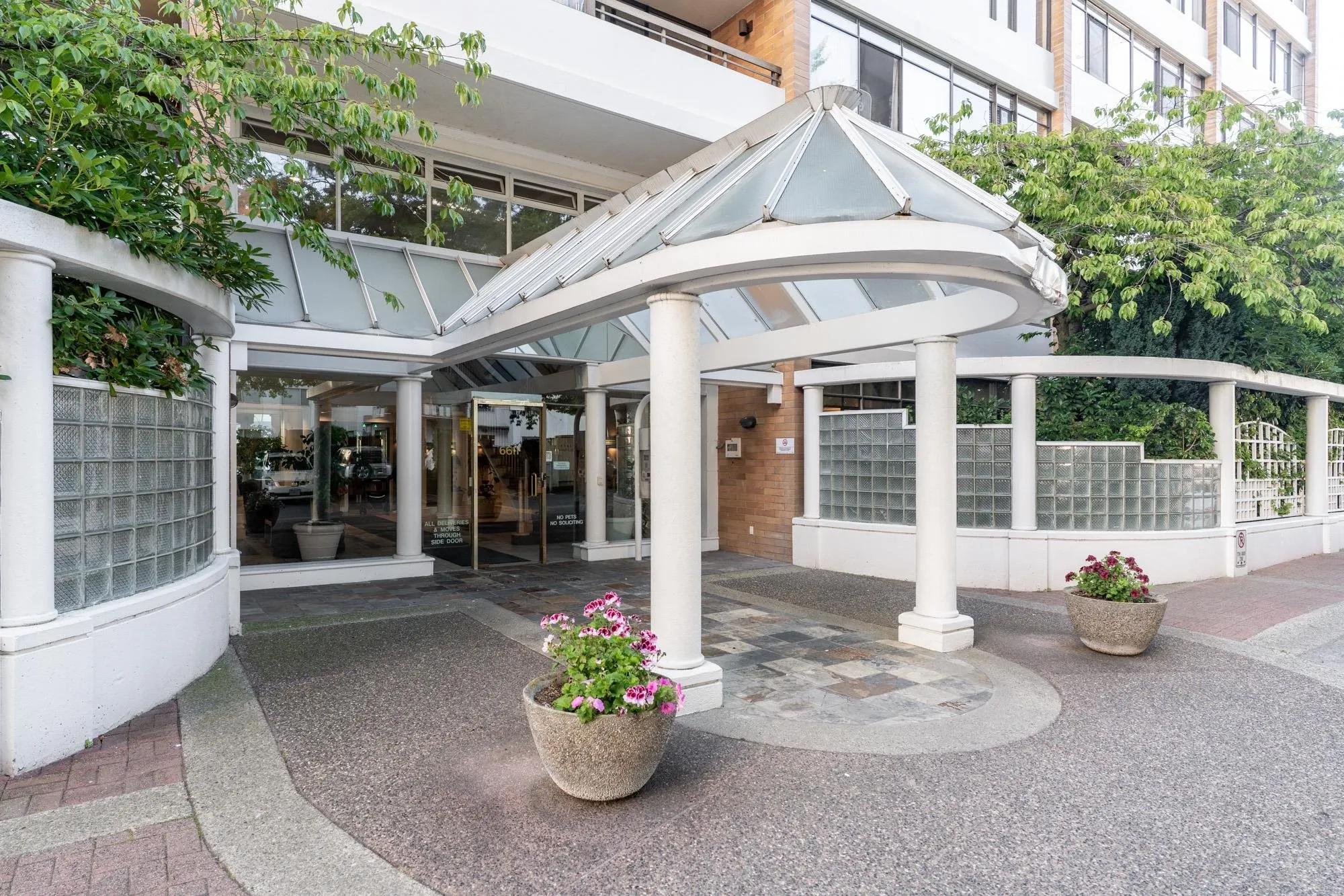 1401 6611 Minoru Boulevard