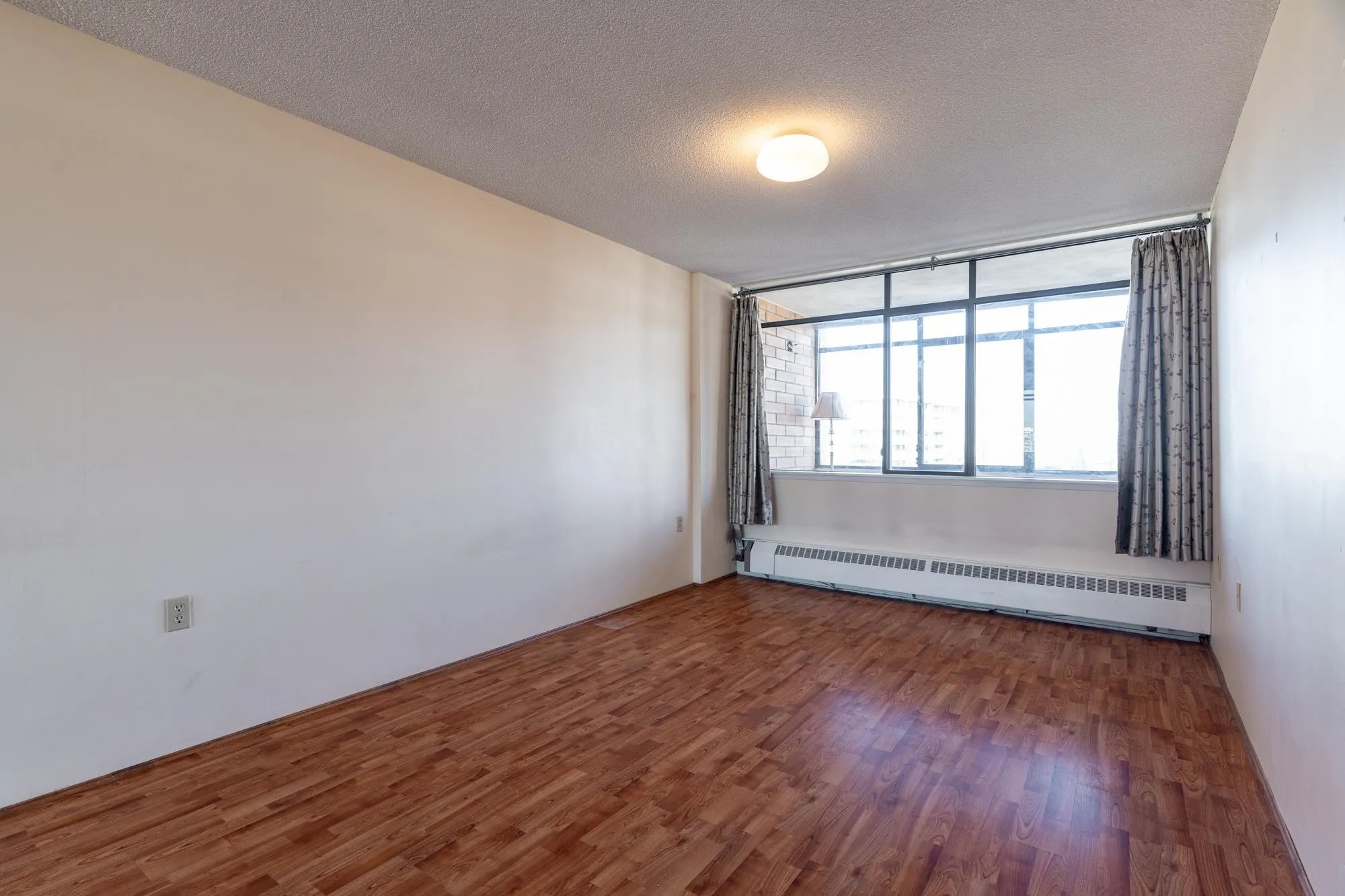 1401 6611 Minoru Boulevard
