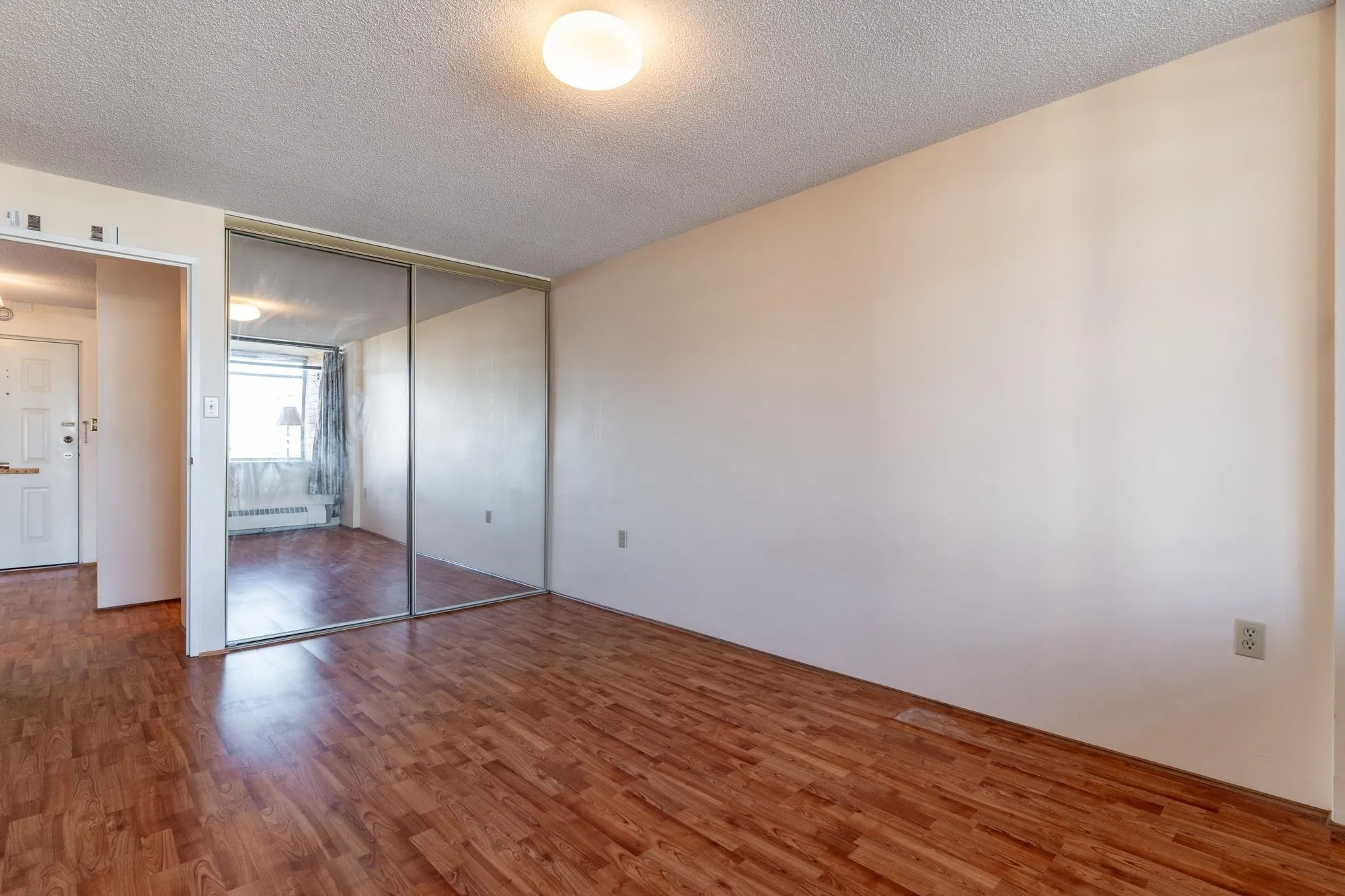 1401 6611 Minoru Boulevard