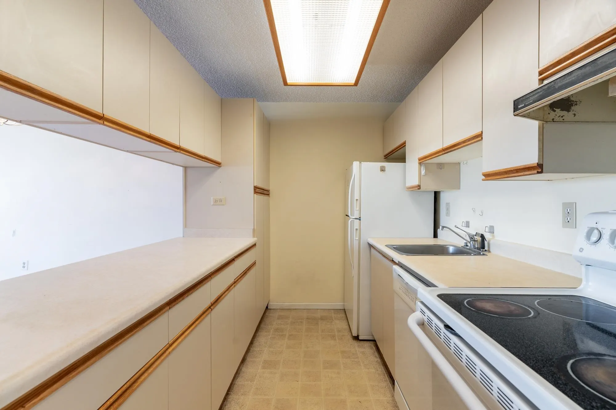 1401 6611 Minoru Boulevard