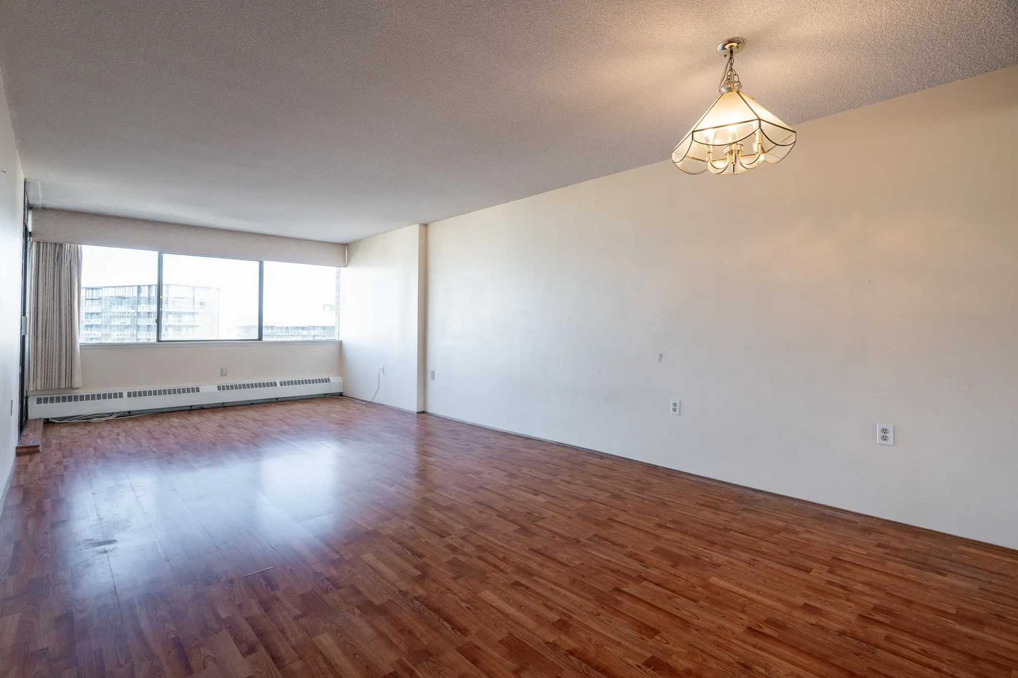 1401 6611 Minoru Boulevard