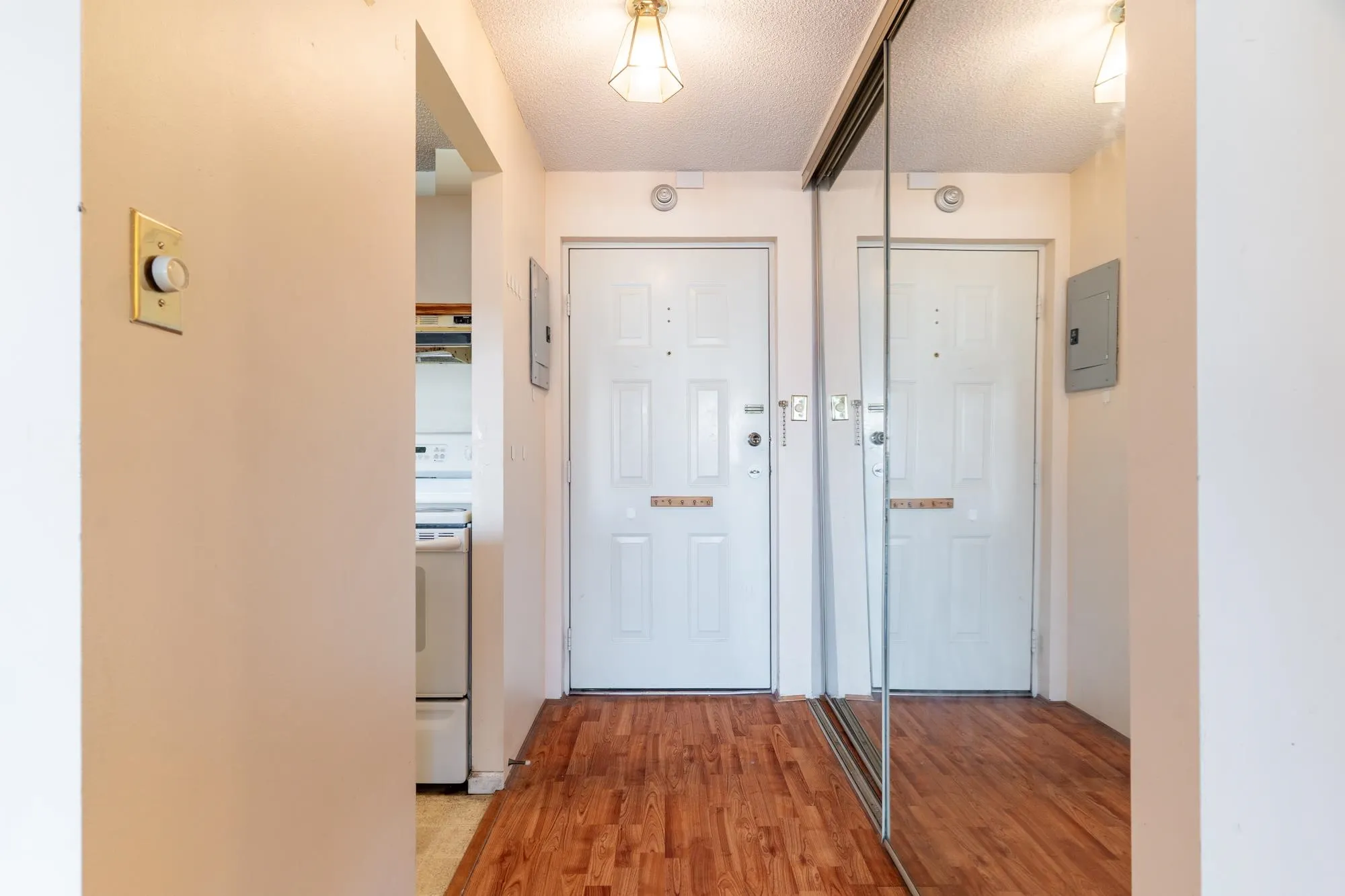 1401 6611 Minoru Boulevard