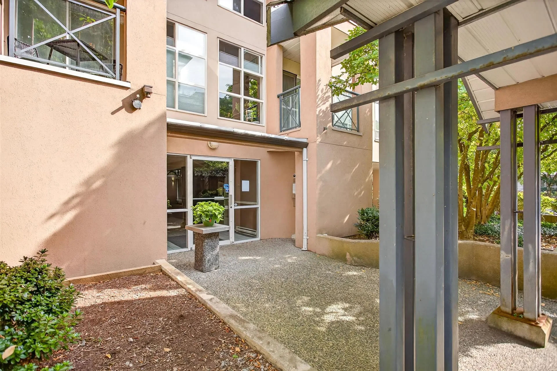 105 2435 Welcher Avenue