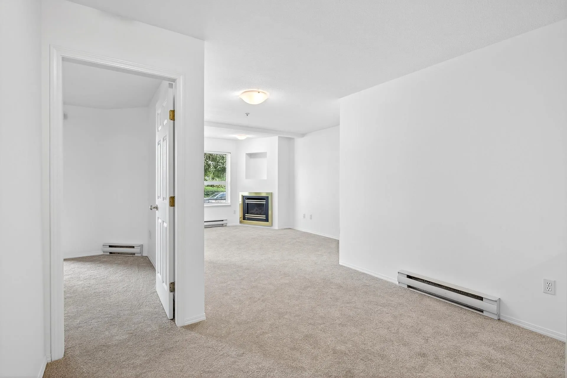 105 2435 Welcher Avenue