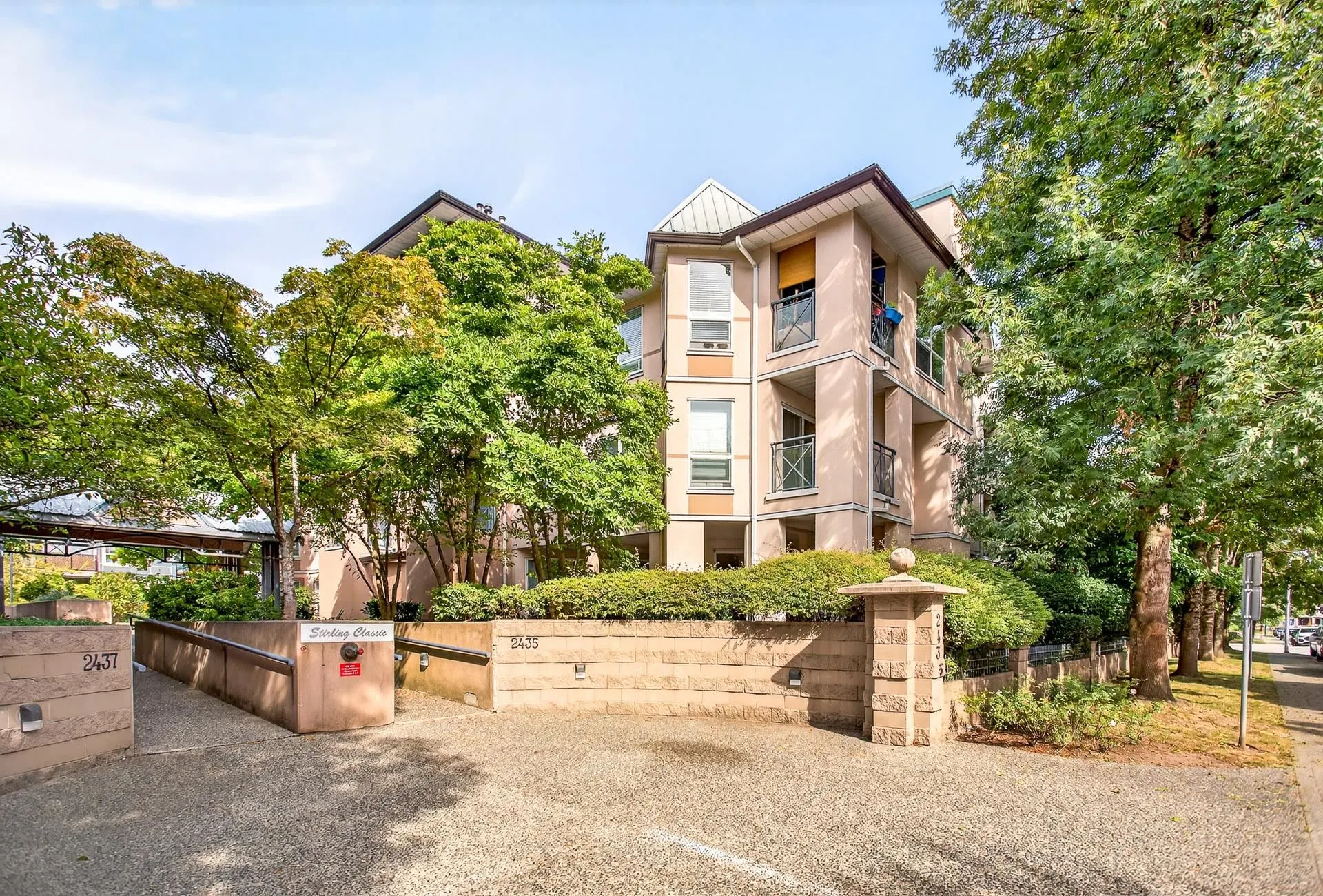 105 2435 Welcher Avenue