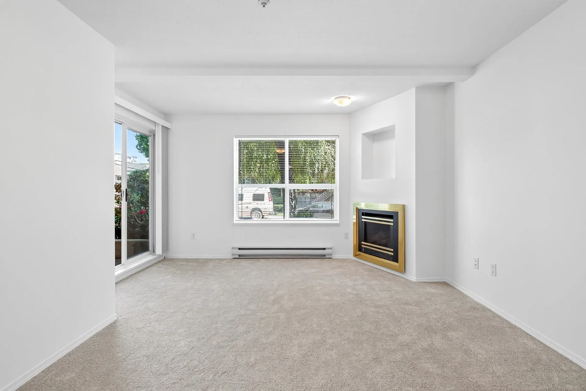 105 2435 Welcher Avenue