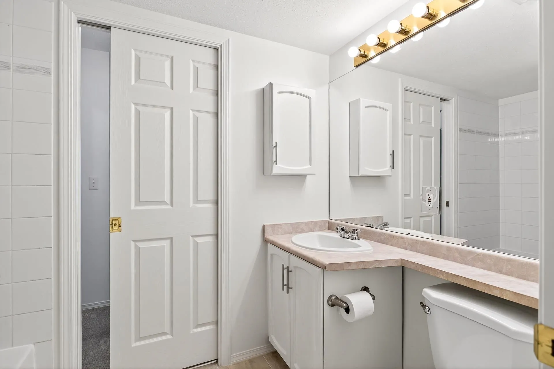 105 2435 Welcher Avenue