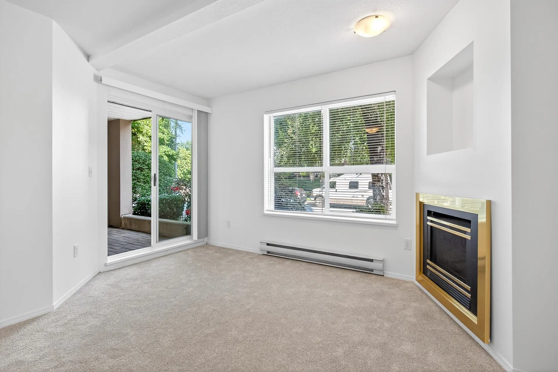 105 2435 Welcher Avenue