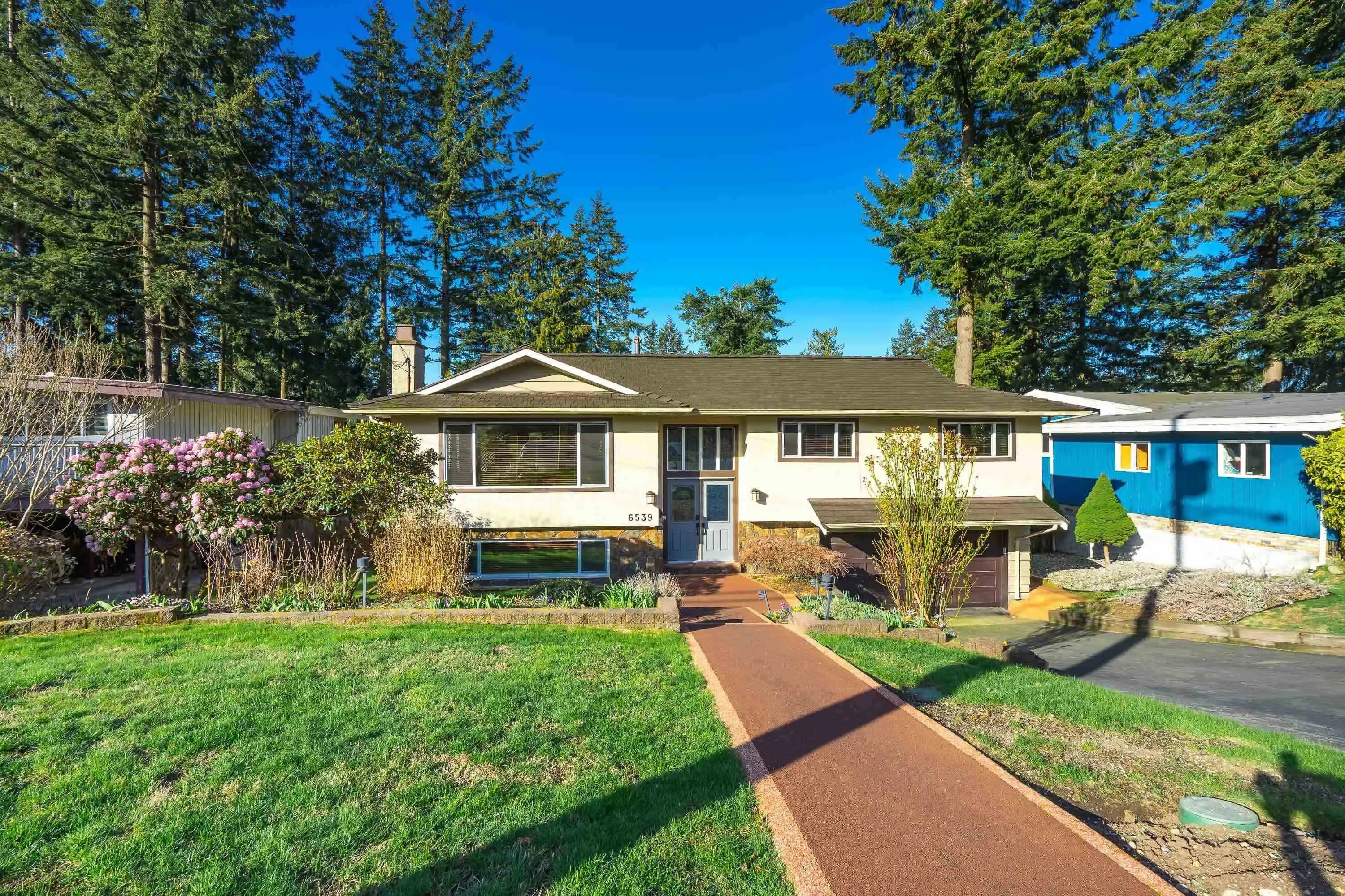 6539 Sunshine Drive