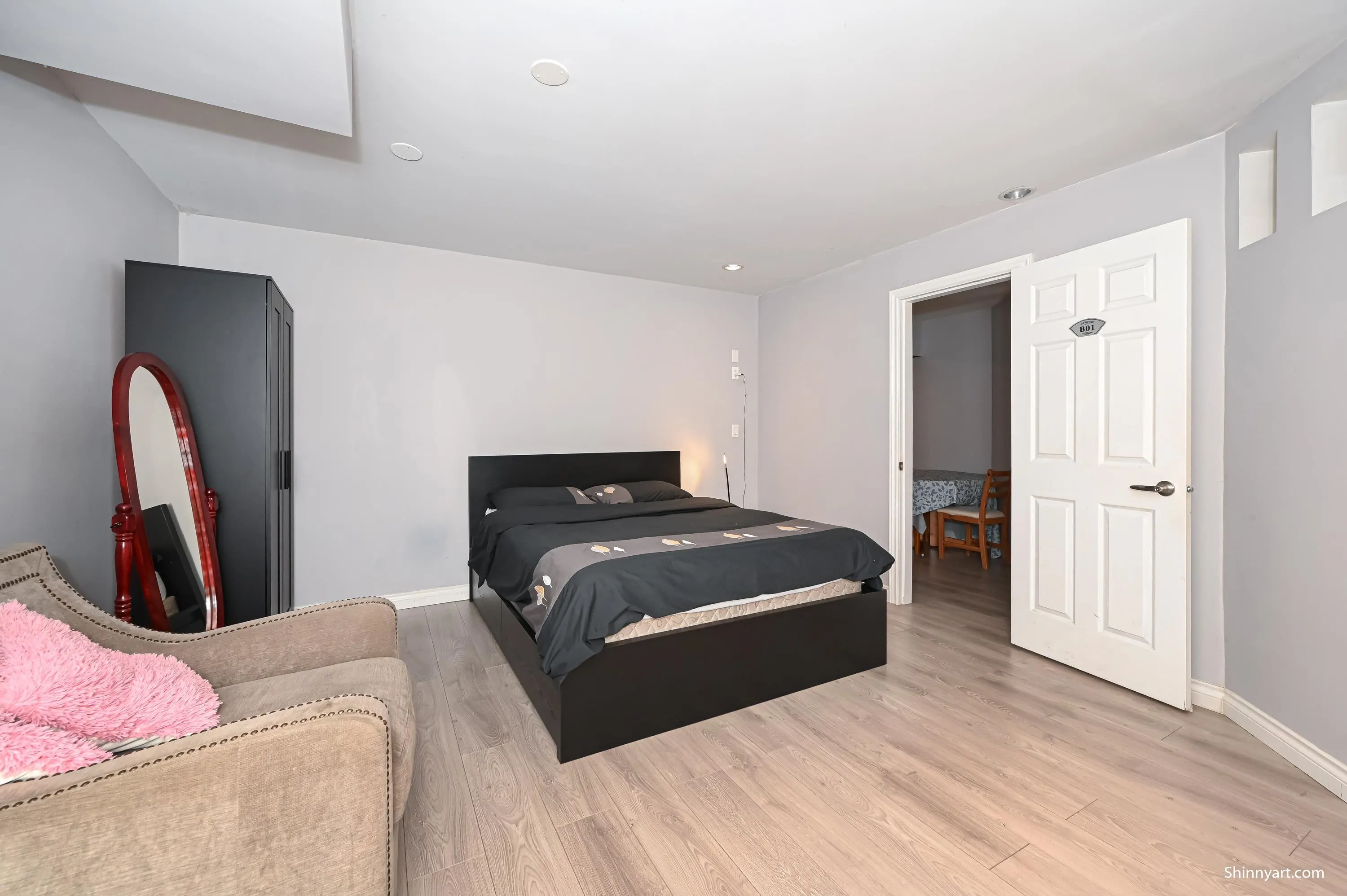 6339 Canada Way