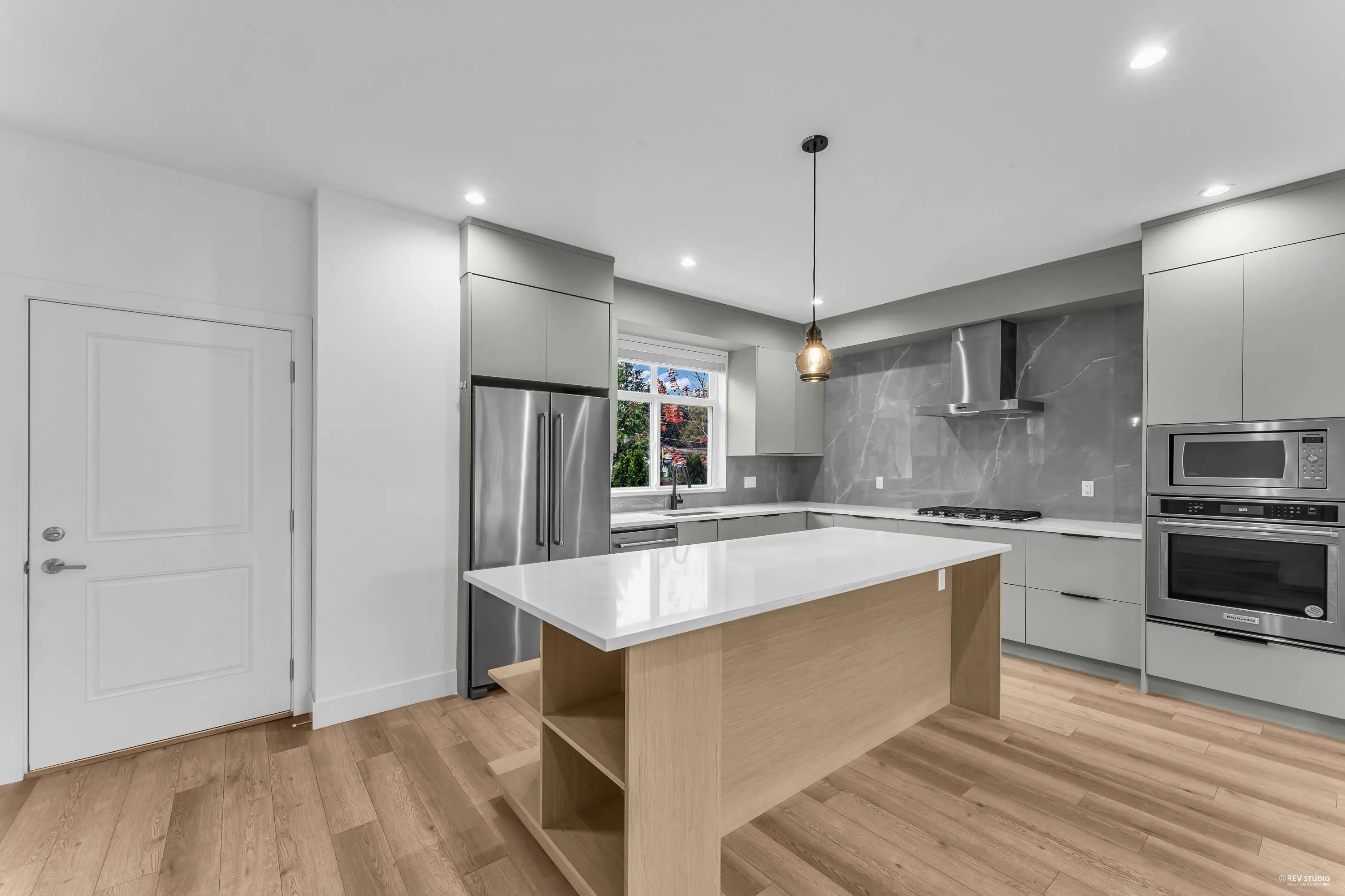 21 10488 124 Street