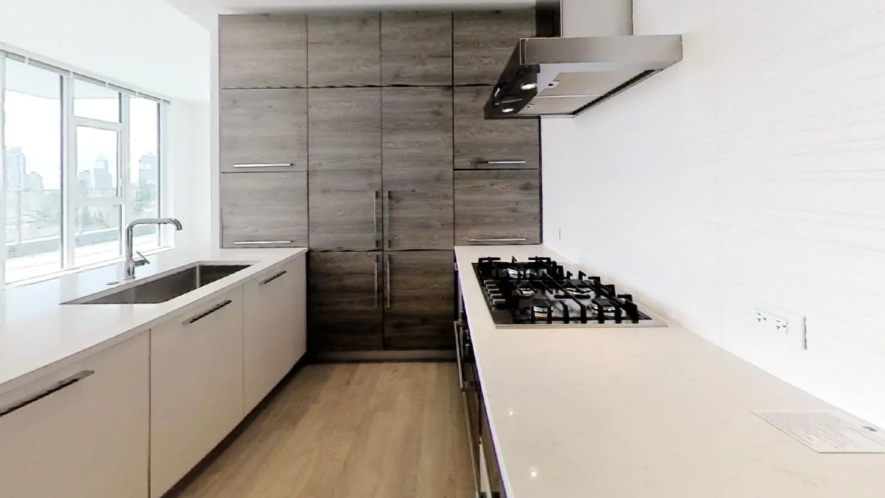 409 7388 Kingsway