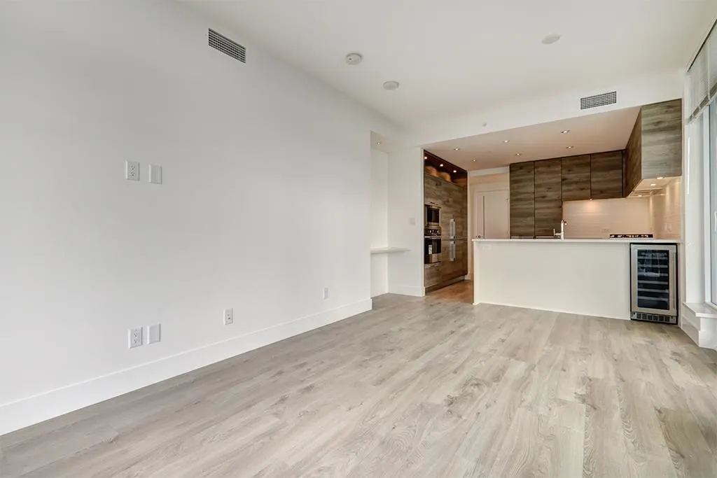 1508 7358 Edmonds Street