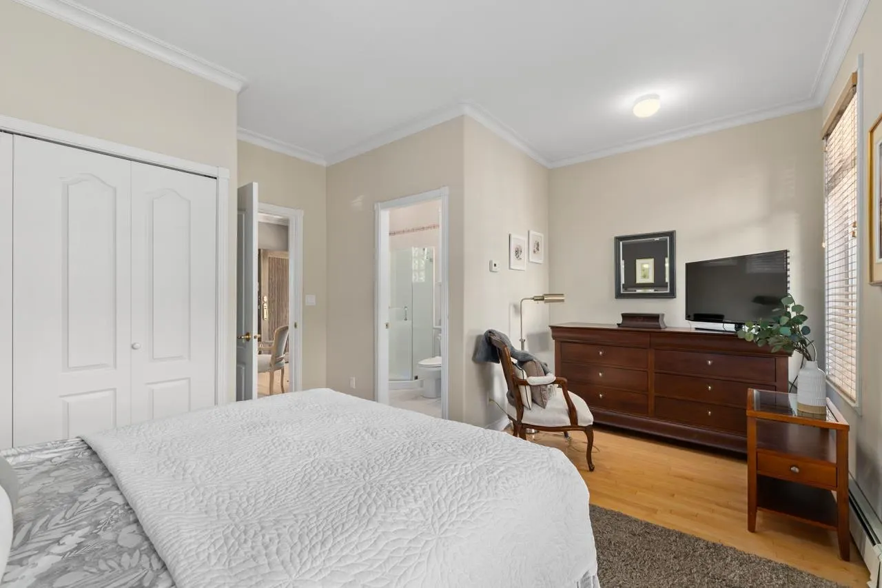 2362 Marine Drive