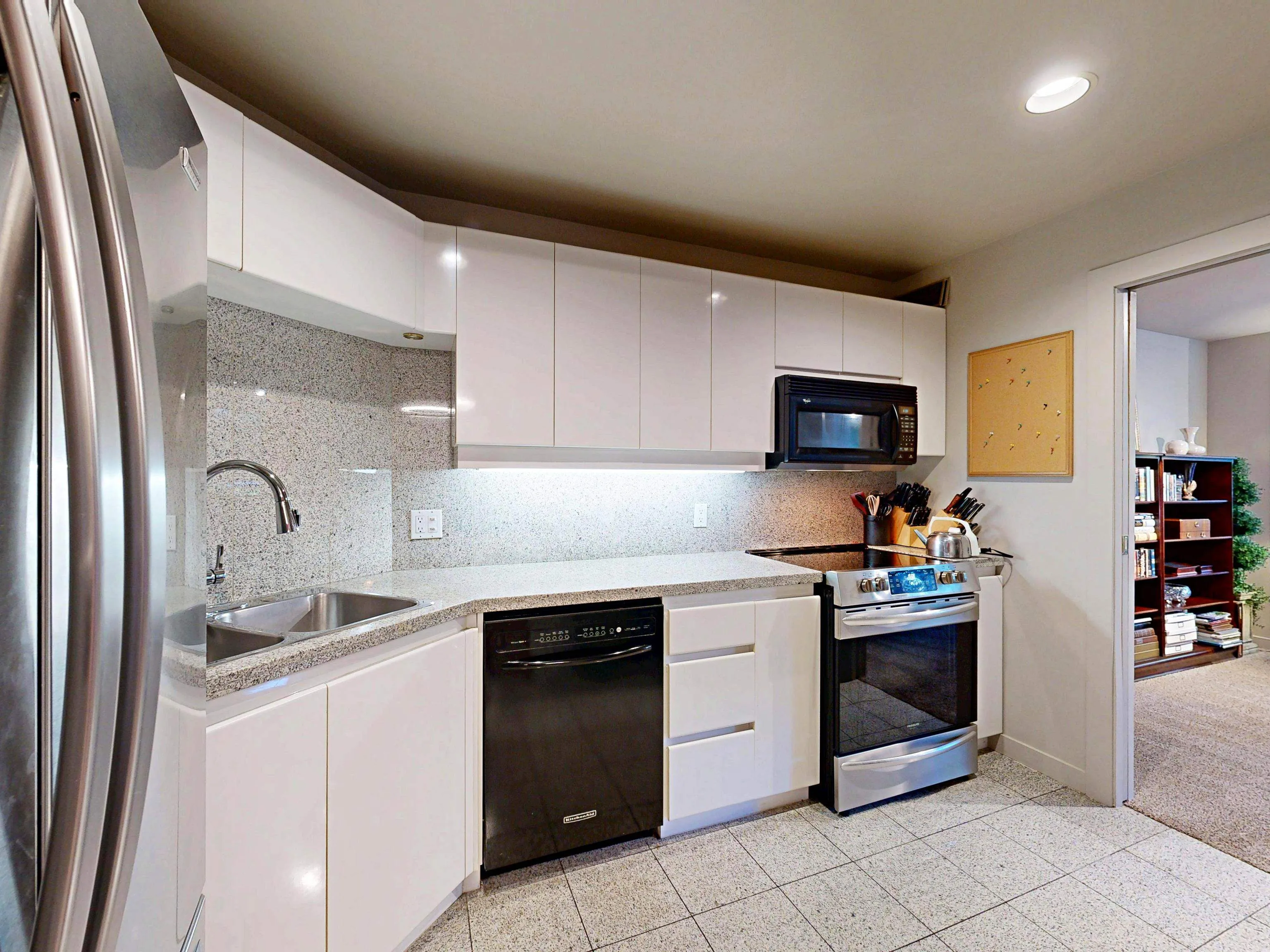 301 1888 Alberni Street