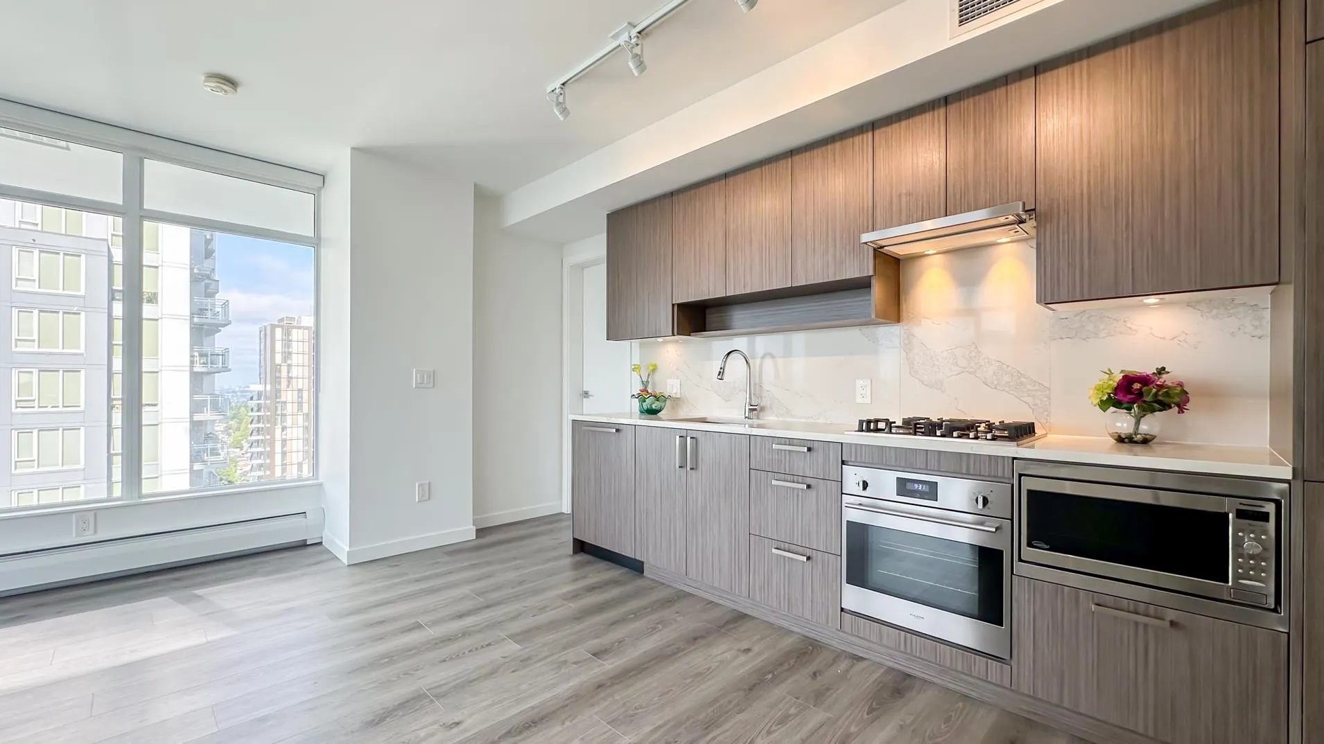 2211 13350 Central Avenue