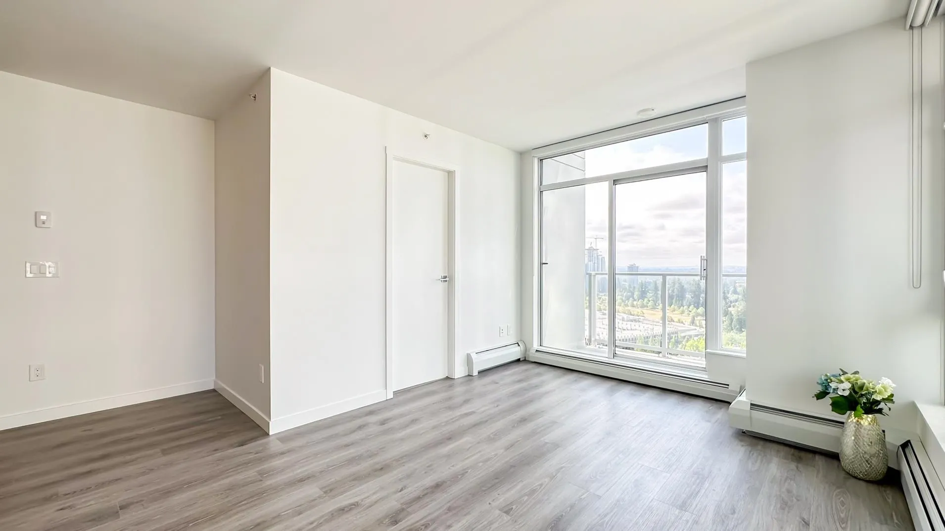 2211 13350 Central Avenue