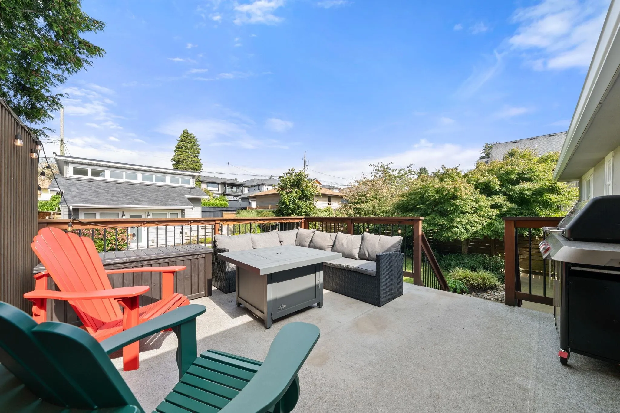 728 E 6th Street
