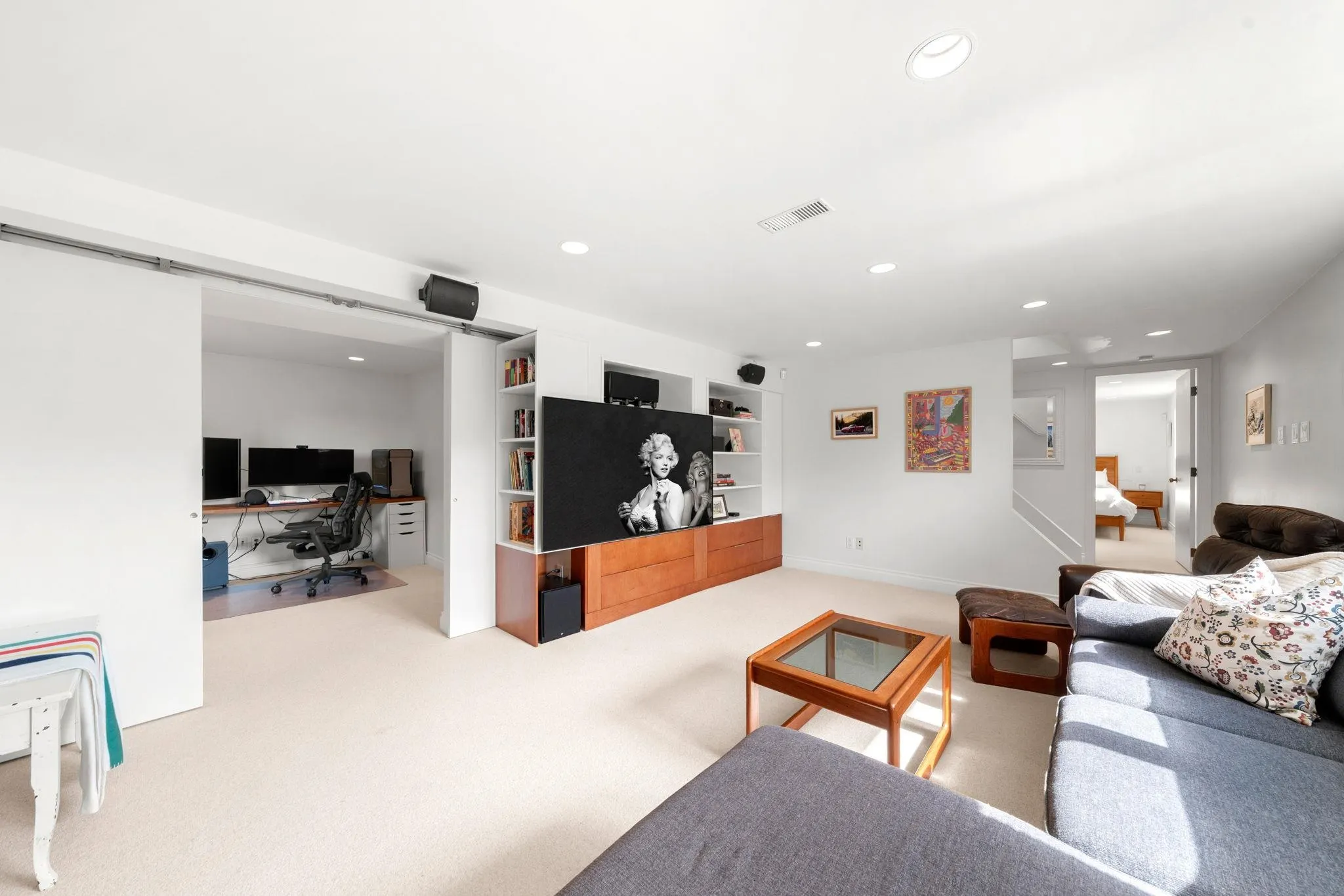 728 E 6th Street
