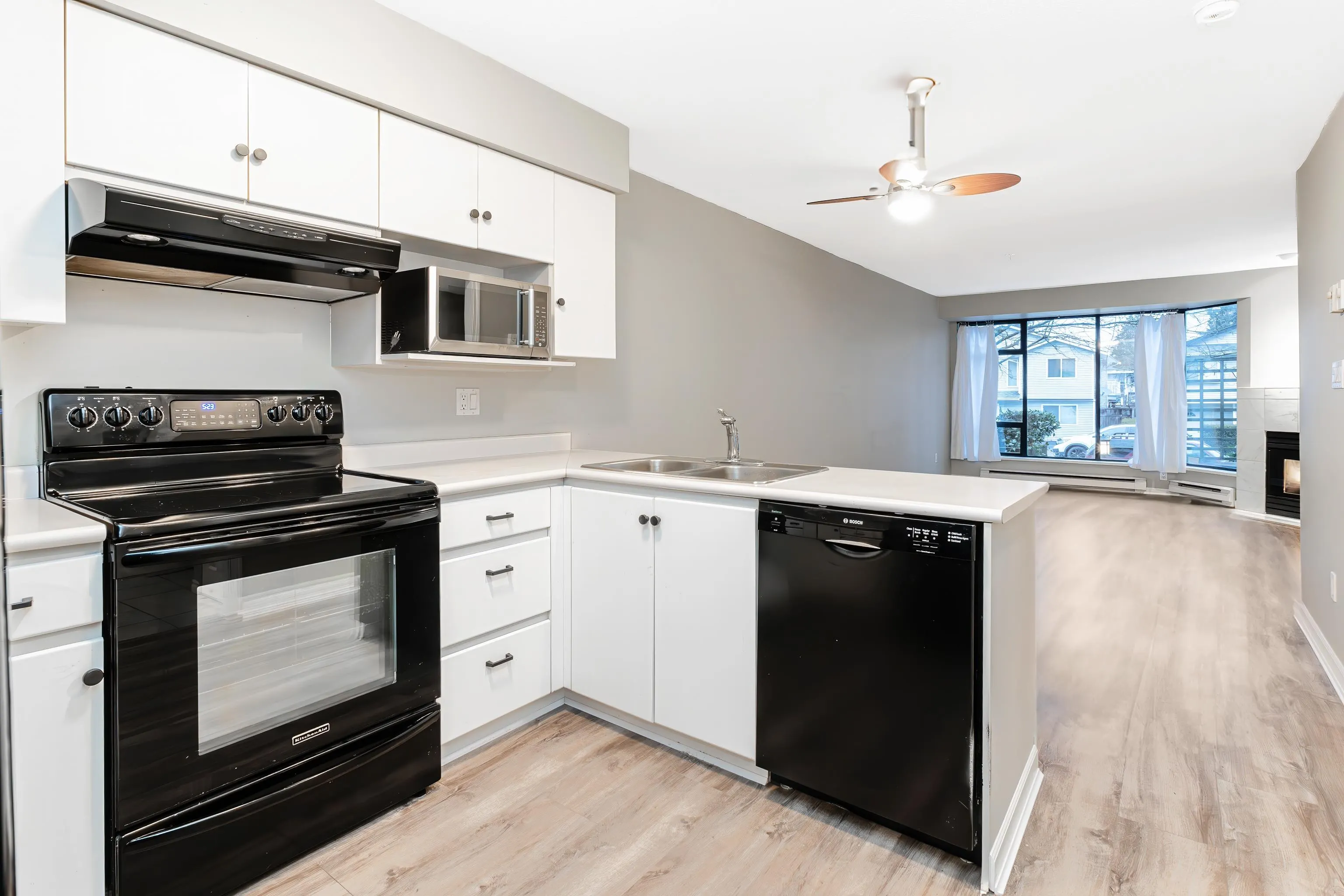 112 1966 Coquitlam Avenue