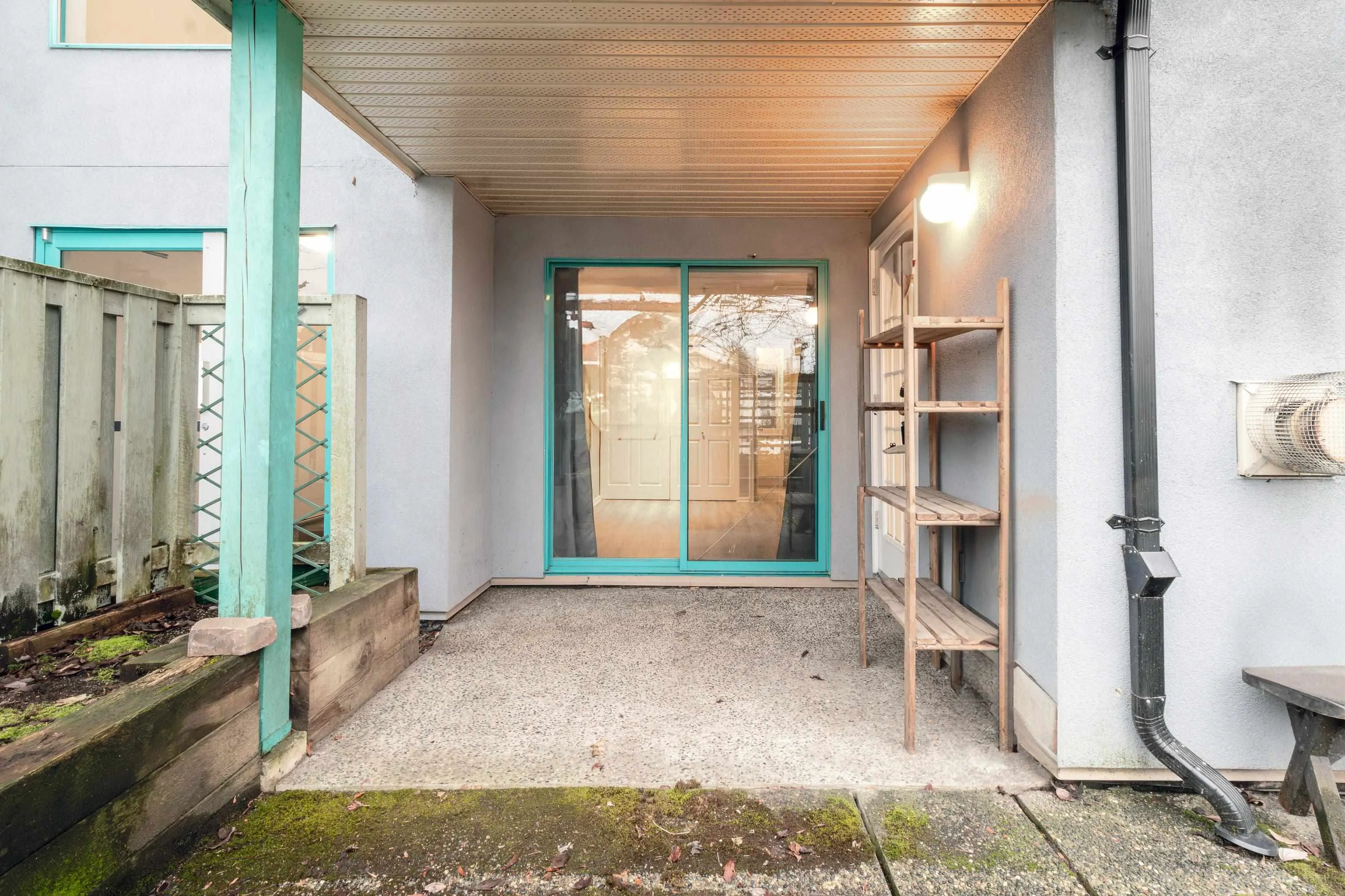 112 1966 Coquitlam Avenue