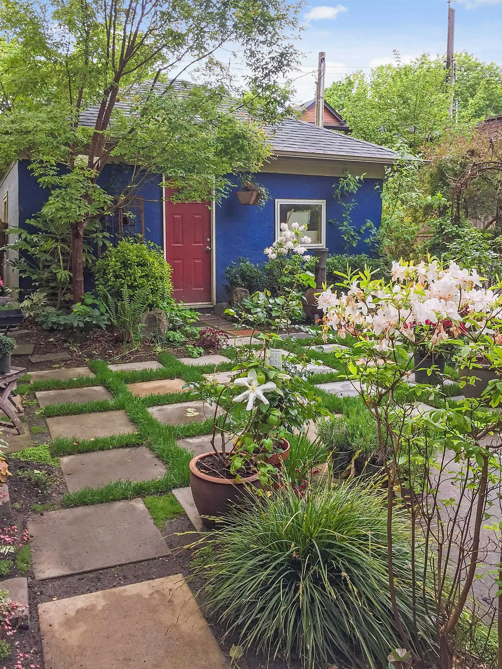 2906 W 12th Avenue