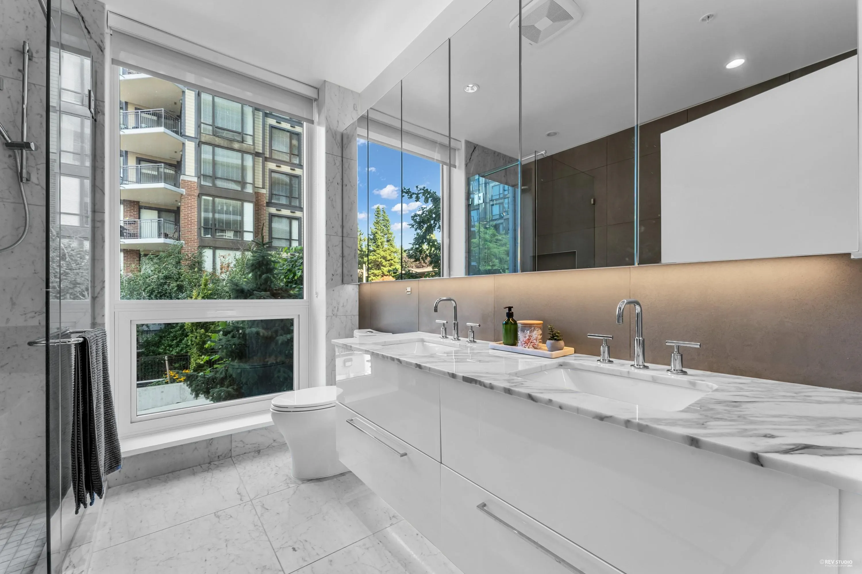 203 1500 Martin Street