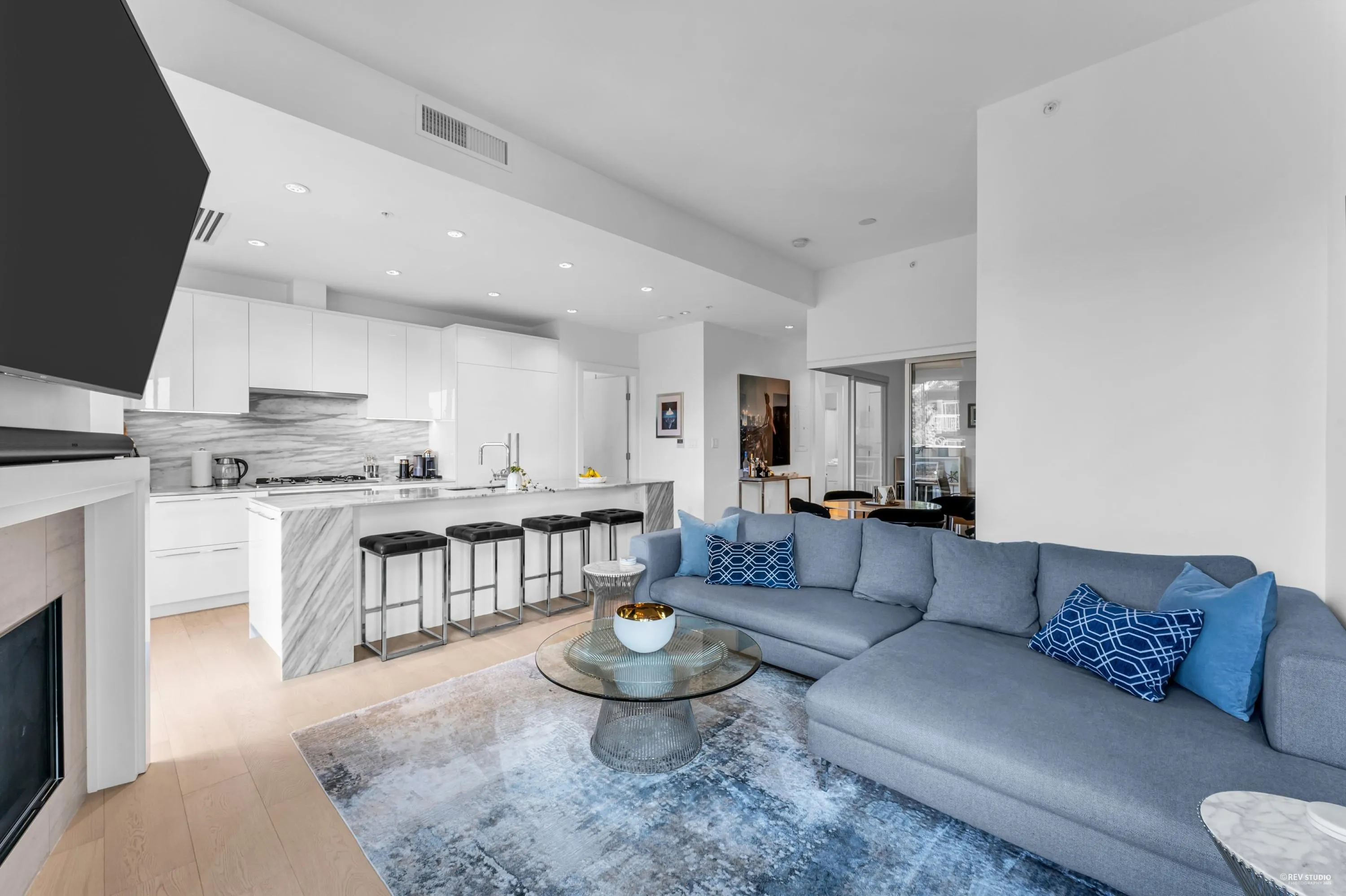 203 1500 Martin Street