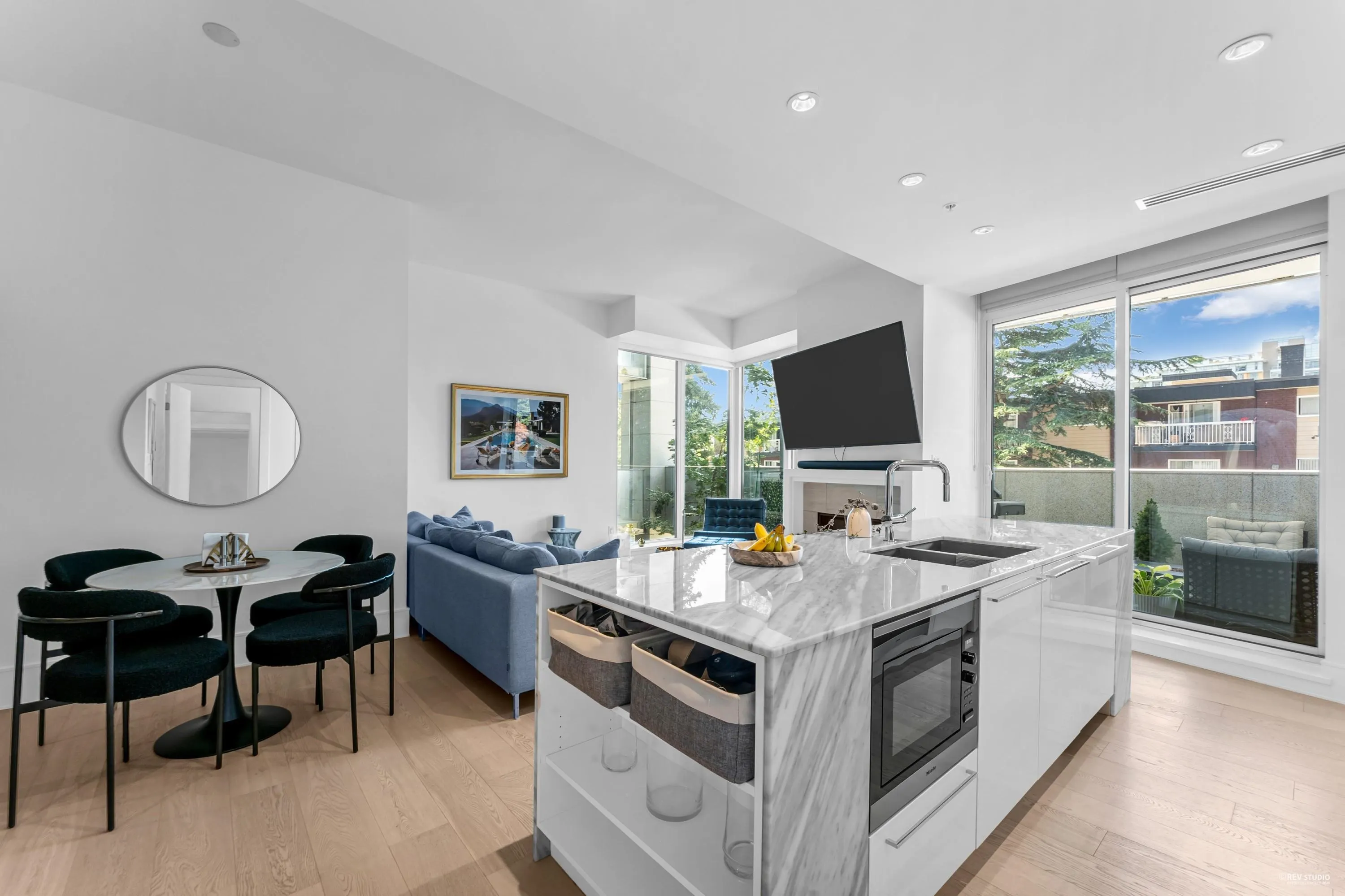 203 1500 Martin Street