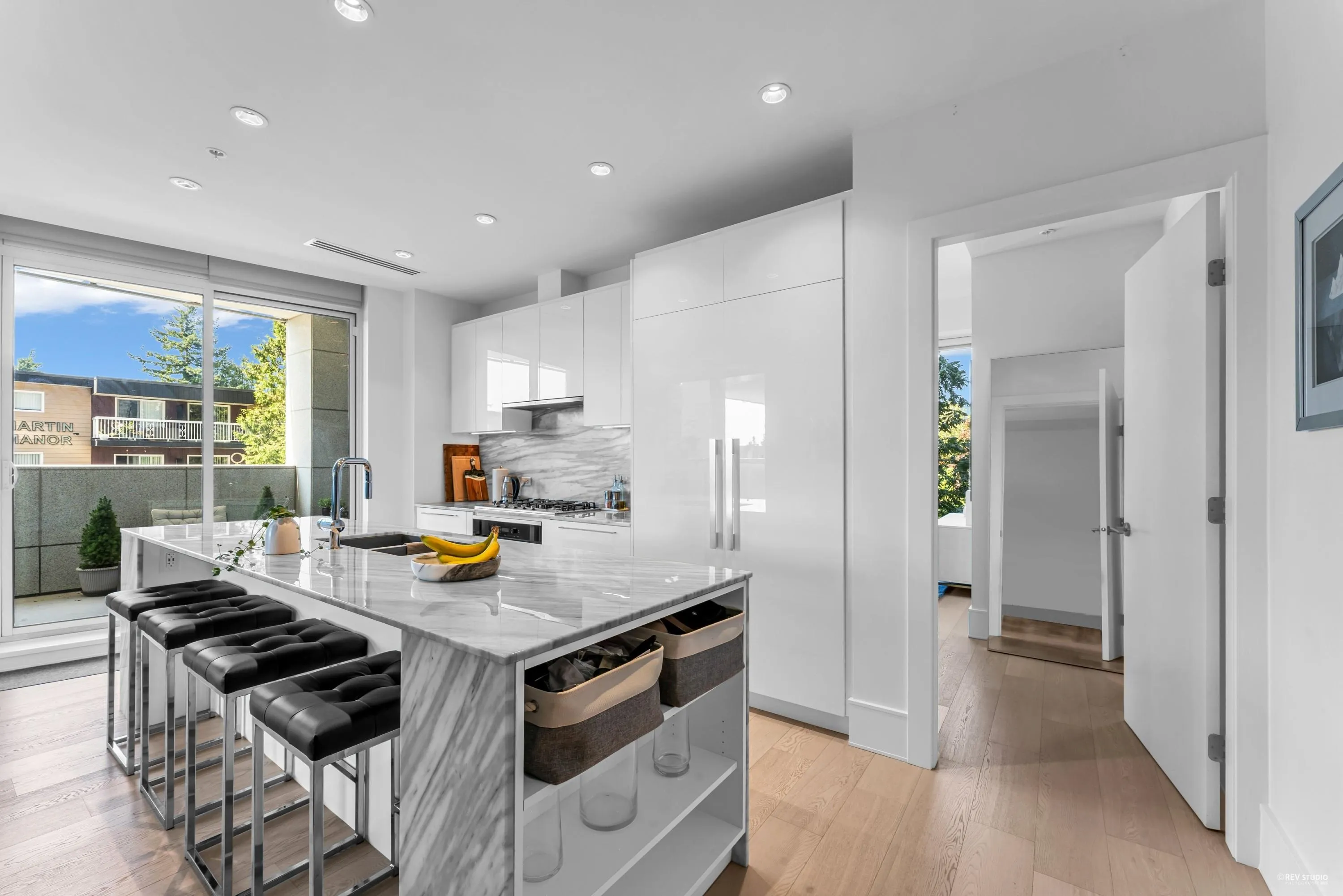 203 1500 Martin Street