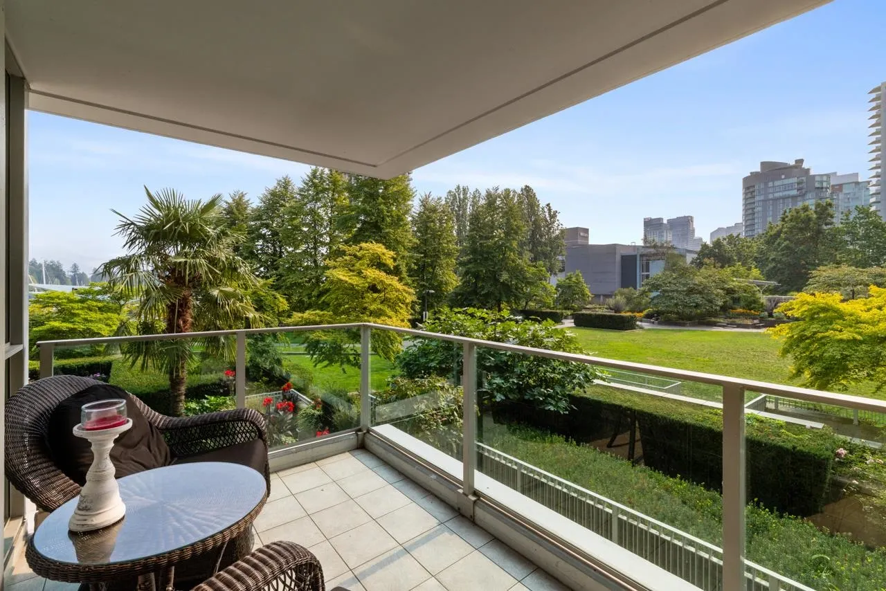 102 1717 Bayshore Drive