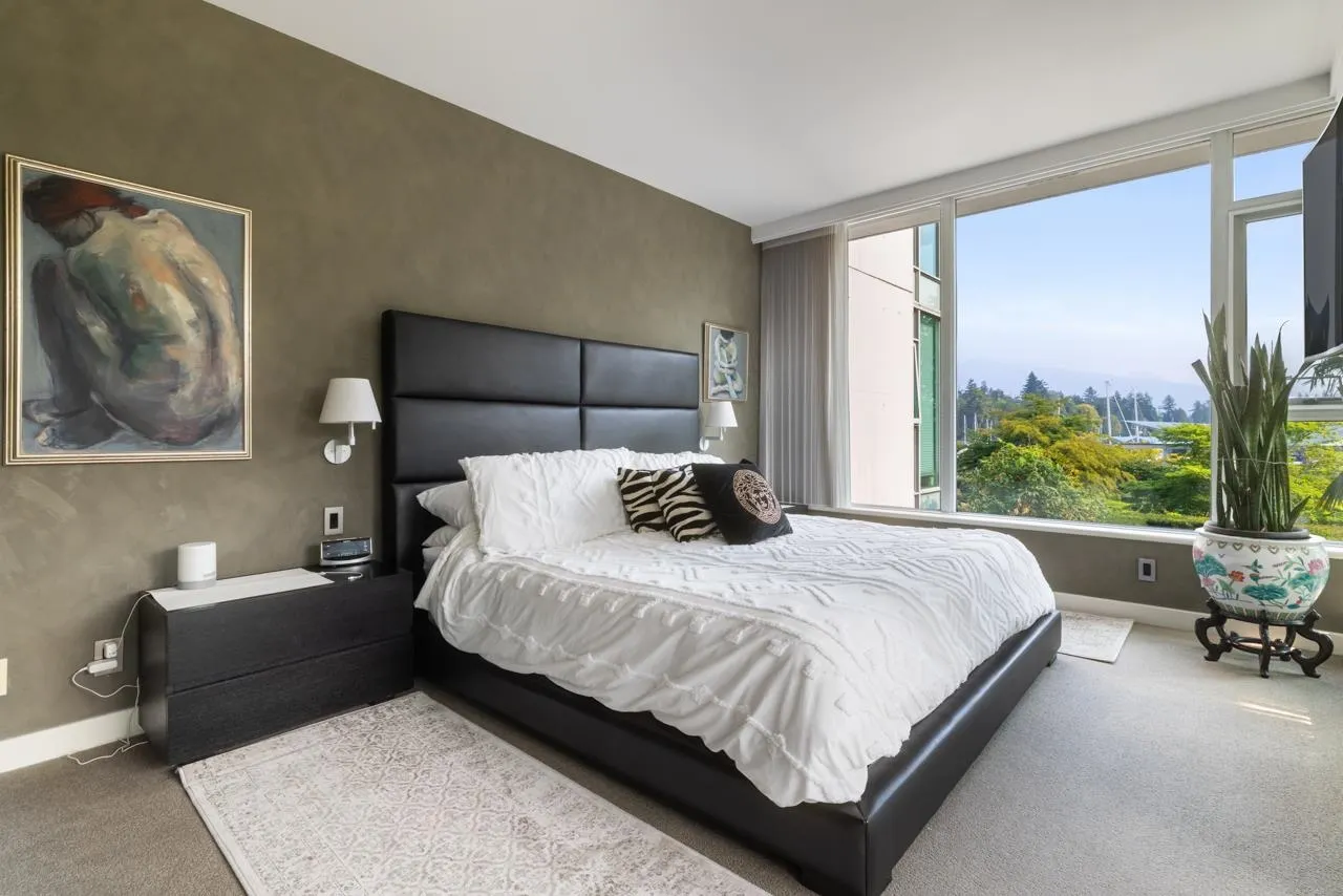 102 1717 Bayshore Drive