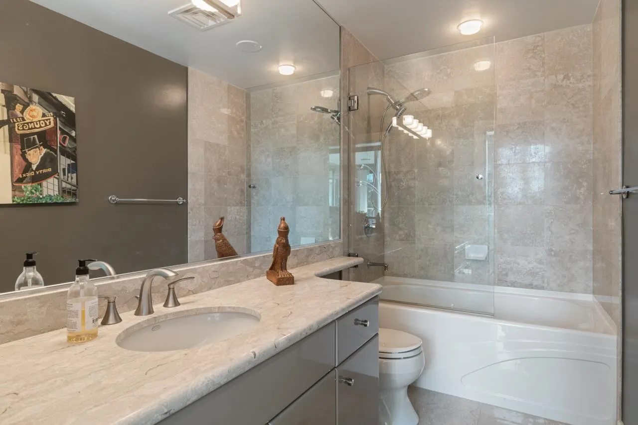 102 1717 Bayshore Drive