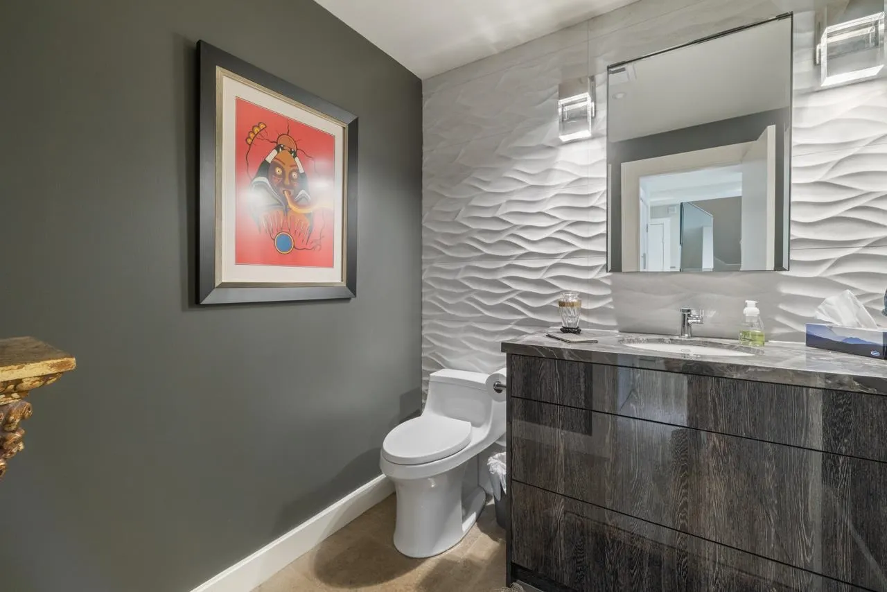 102 1717 Bayshore Drive