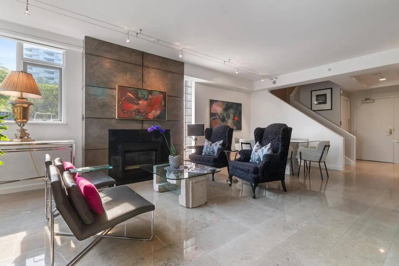 102 1717 Bayshore Drive