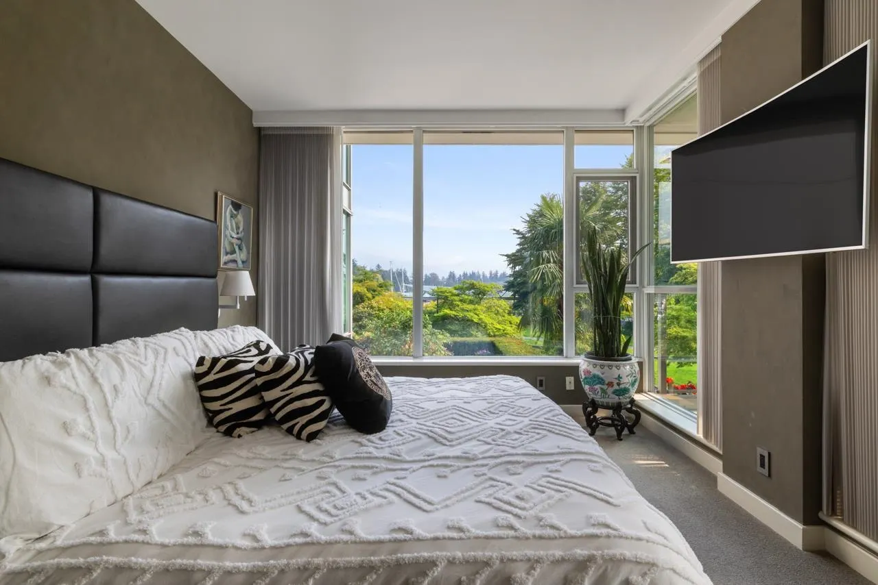 102 1717 Bayshore Drive