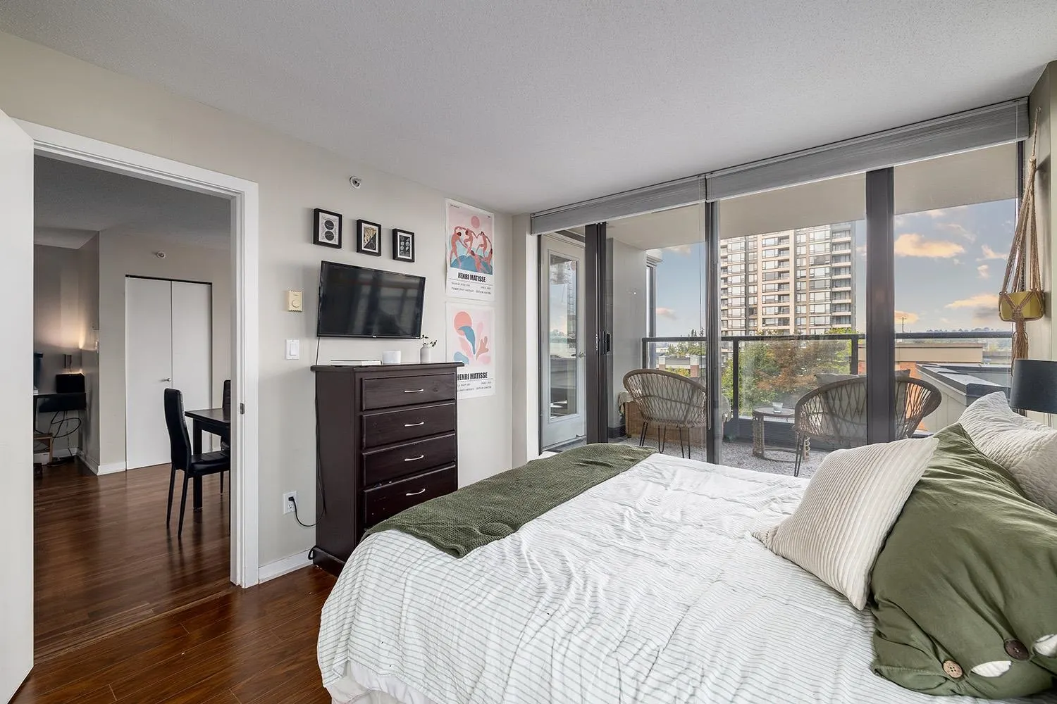 506 4182 Dawson Street