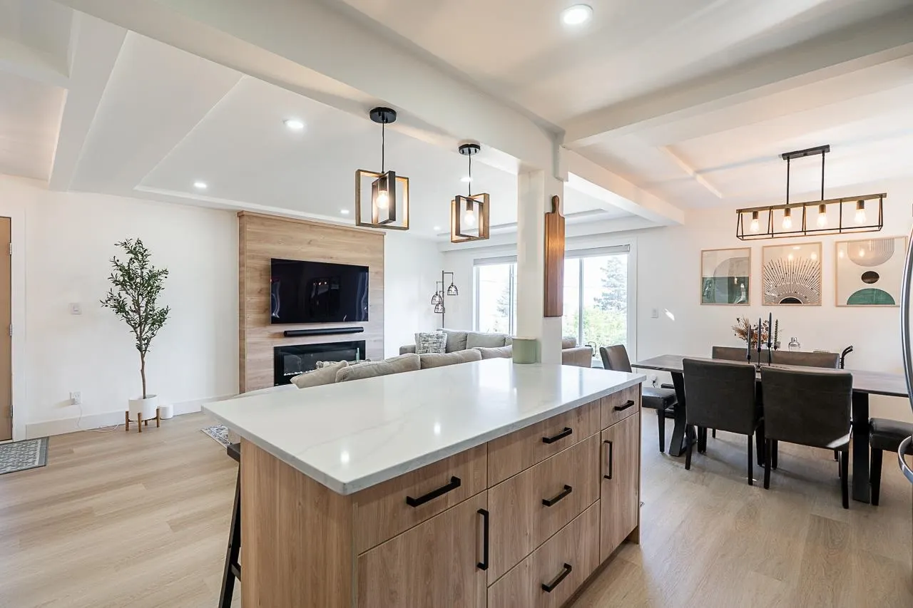 343 Churchill Avenue