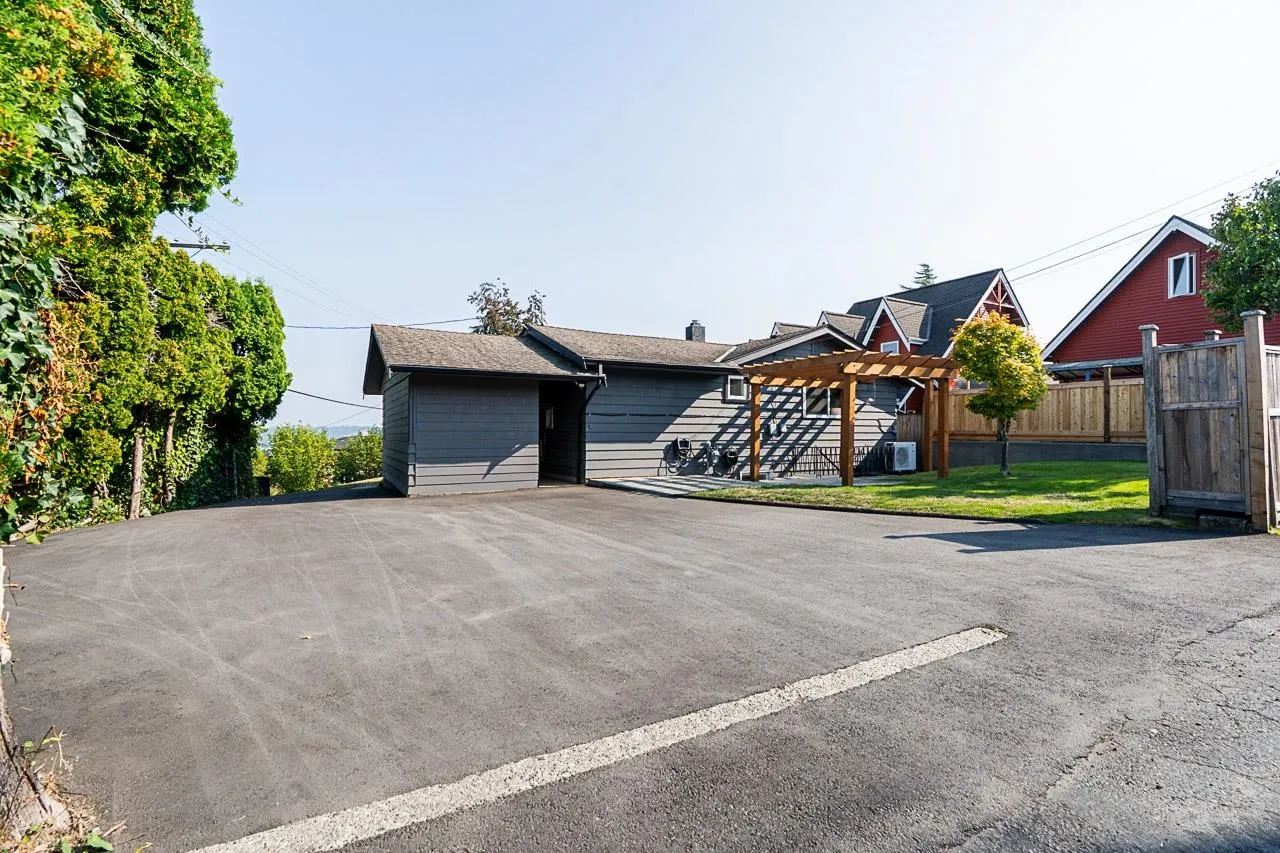 343 Churchill Avenue