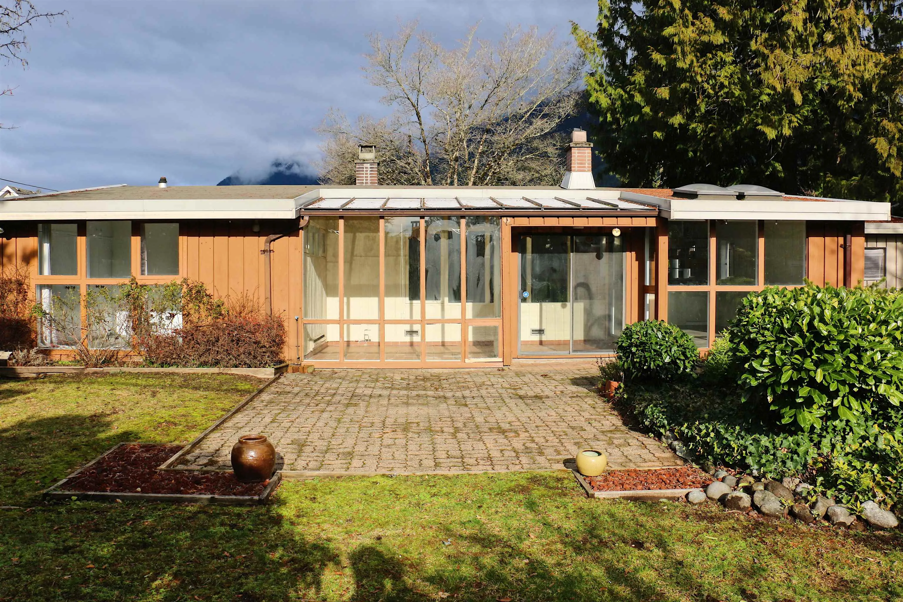 4067 Sunnycrest Drive