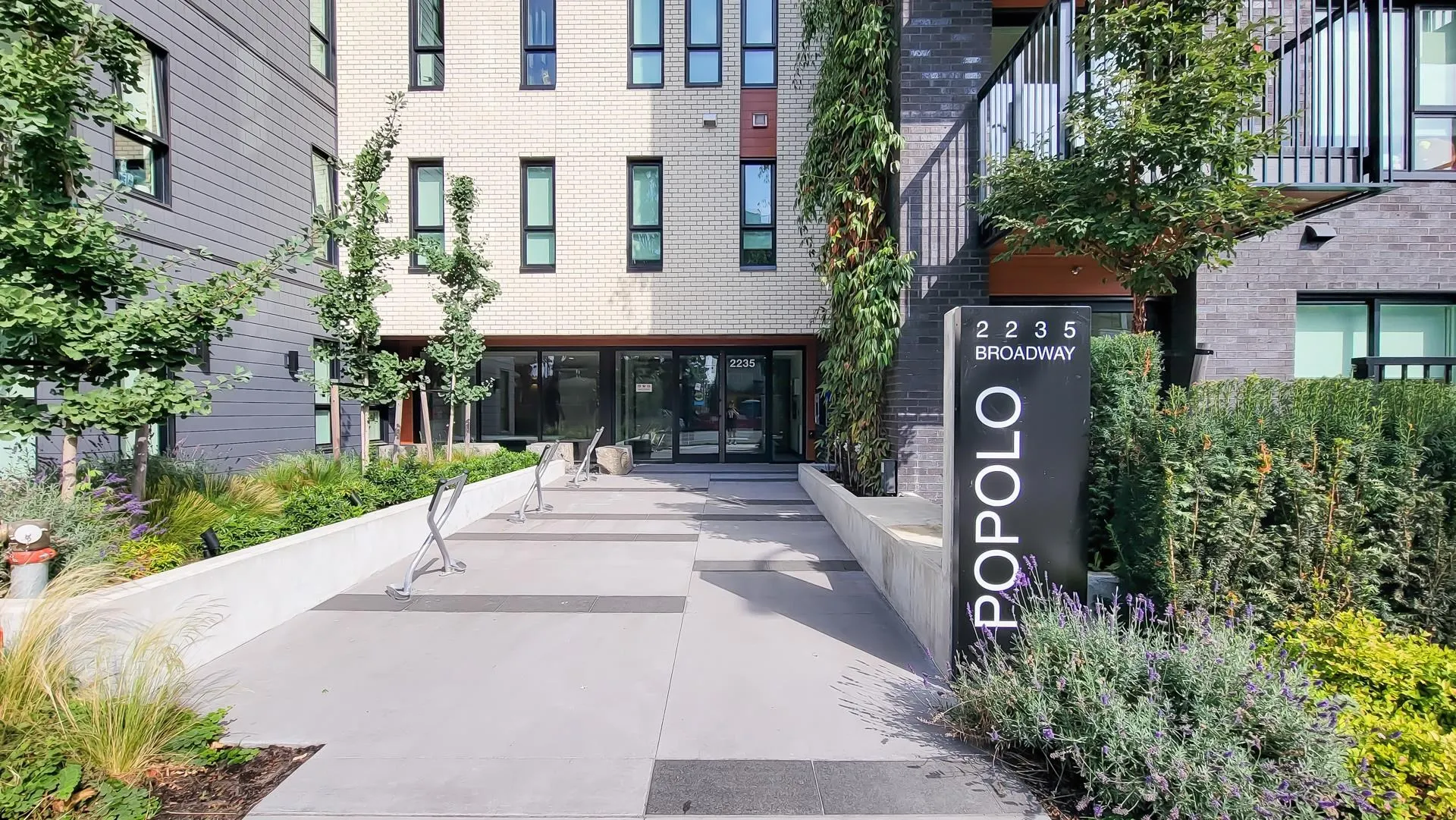 401 2235 E Broadway