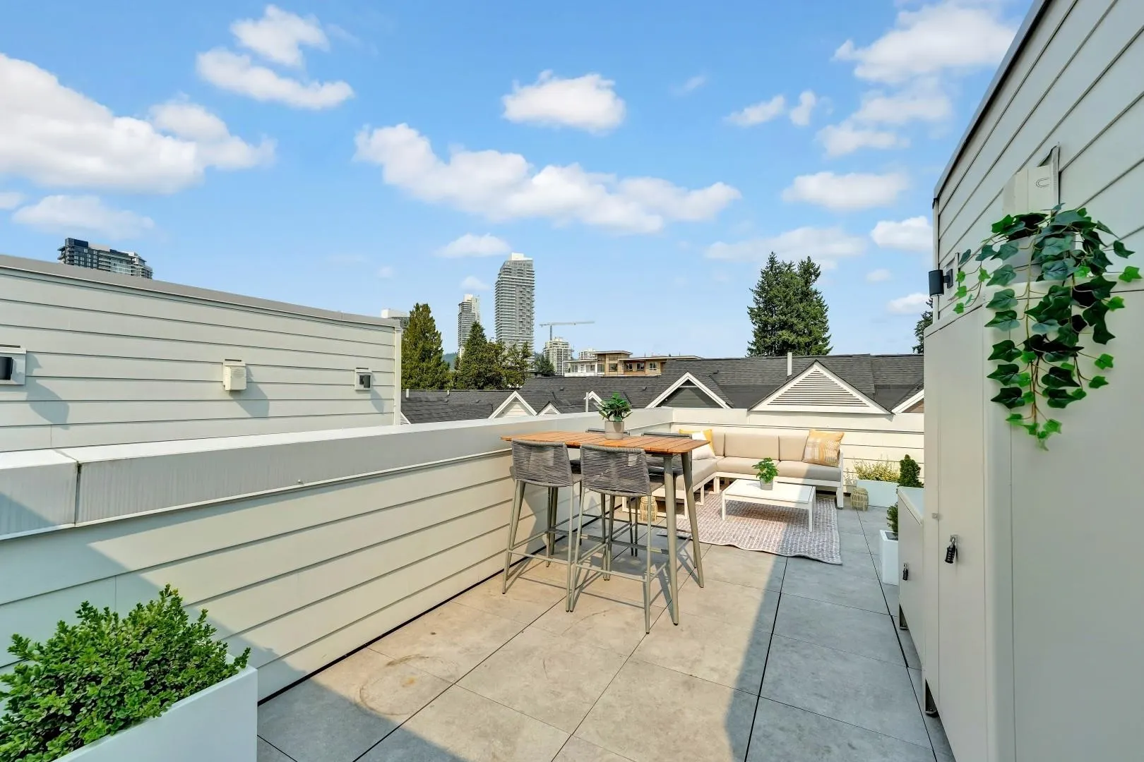 207 678 Fairview Street