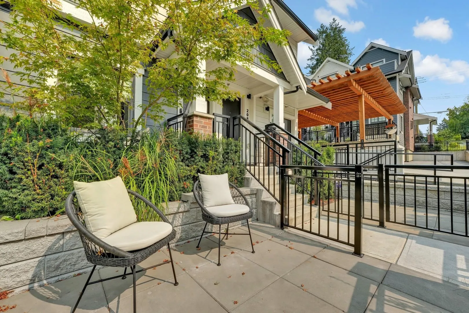 207 678 Fairview Street