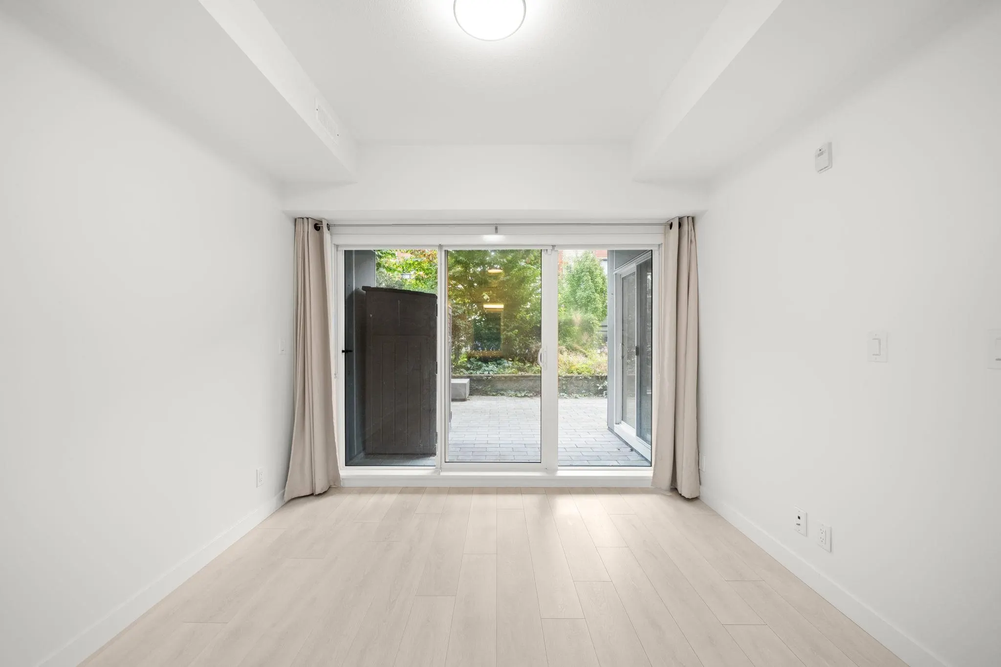102 10177 River Drive