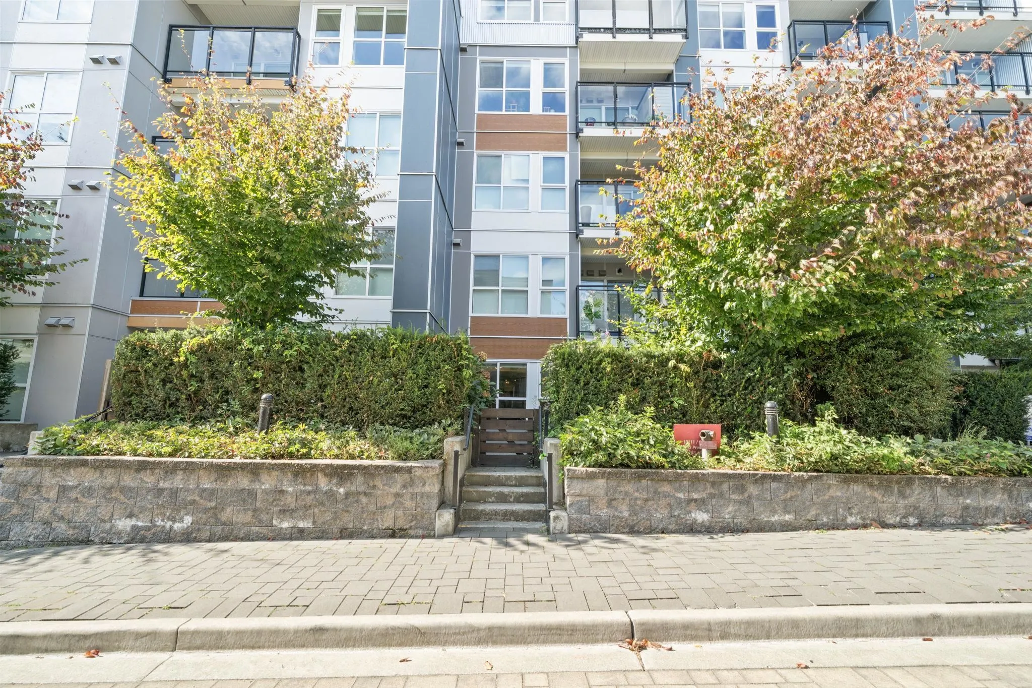 102 10177 River Drive