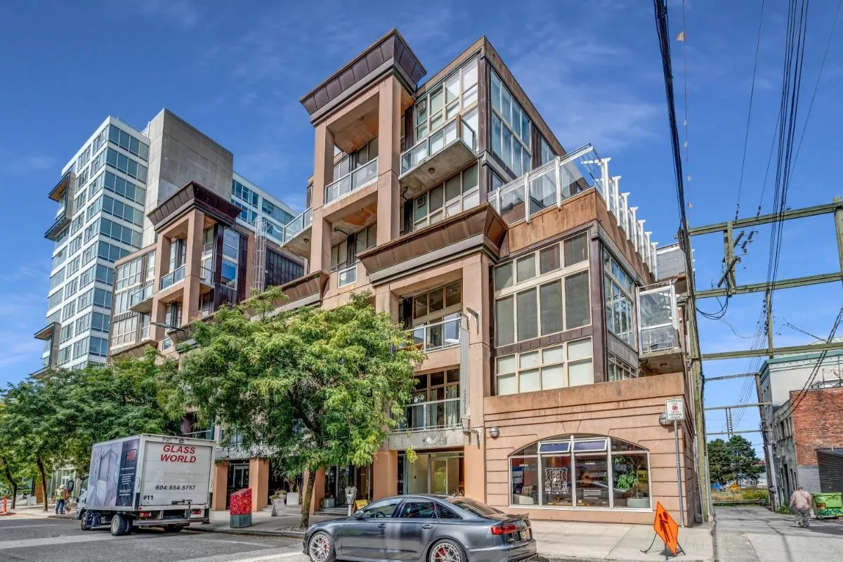 211&212 1529 W 6th Avenue