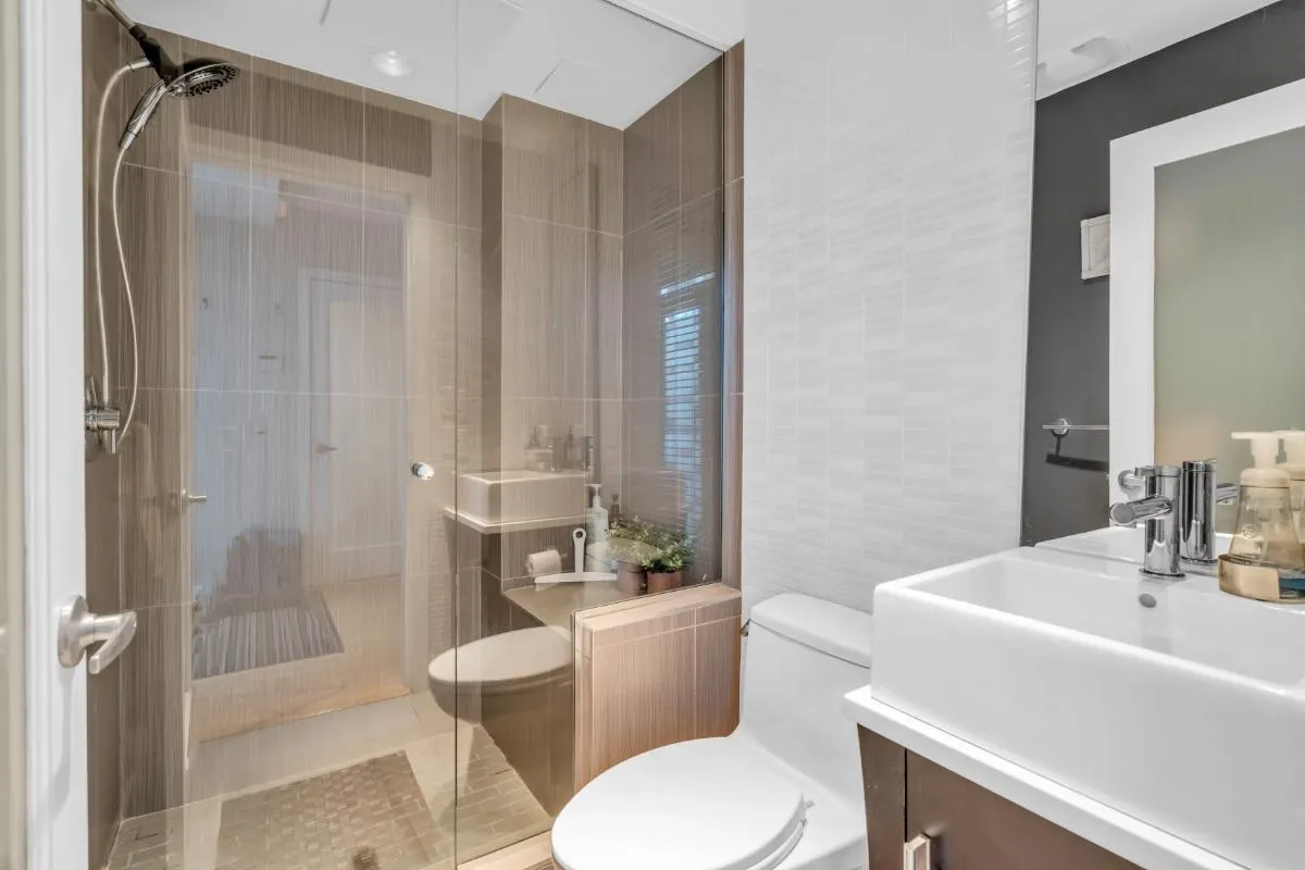 211&212 1529 W 6th Avenue