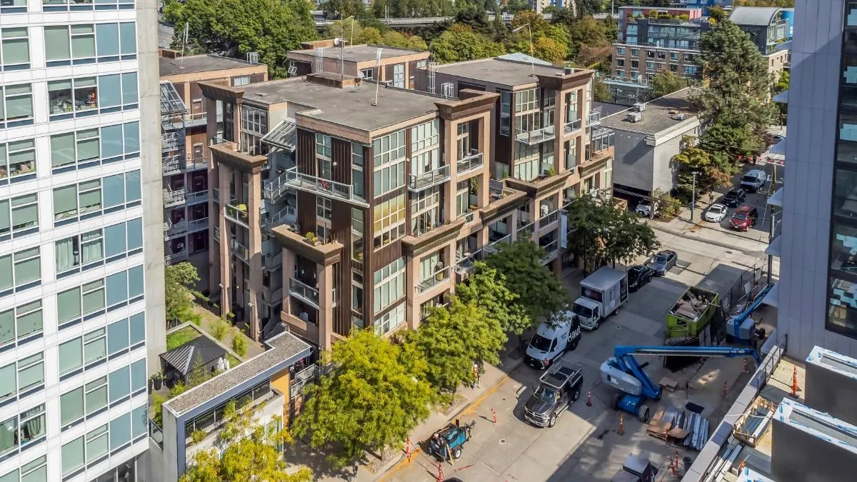 211&212 1529 W 6th Avenue