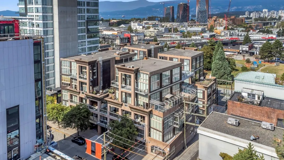 211&212 1529 W 6th Avenue