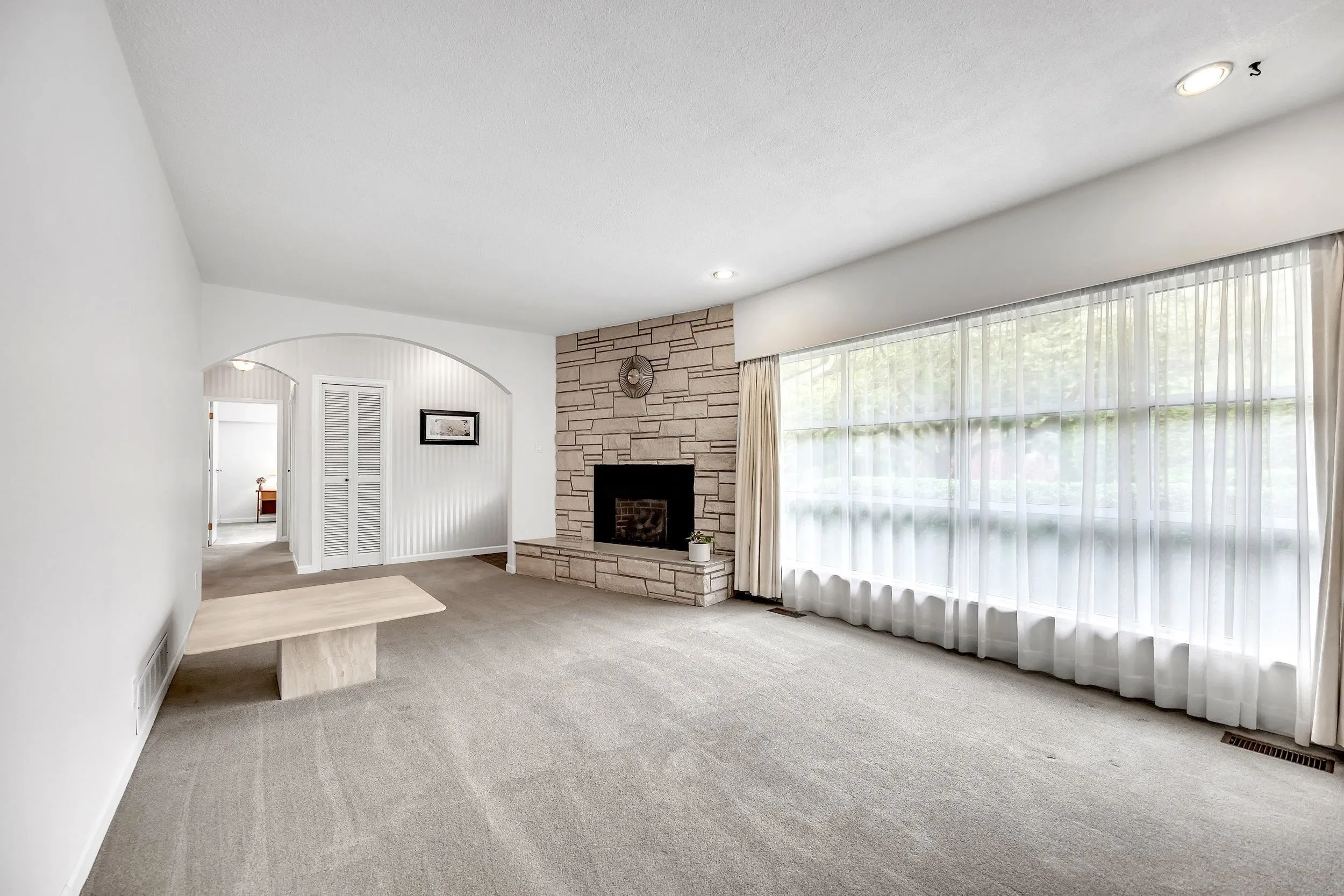 1372 Riverside Drive